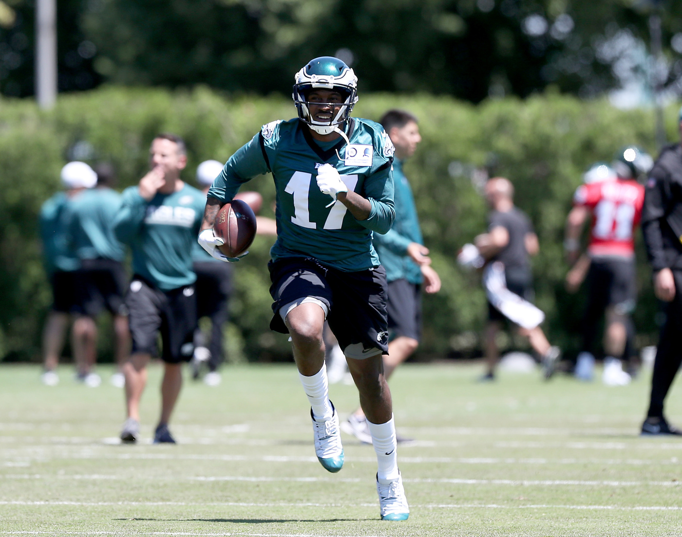 Alshon Jeffery returns to practice for the Eagles