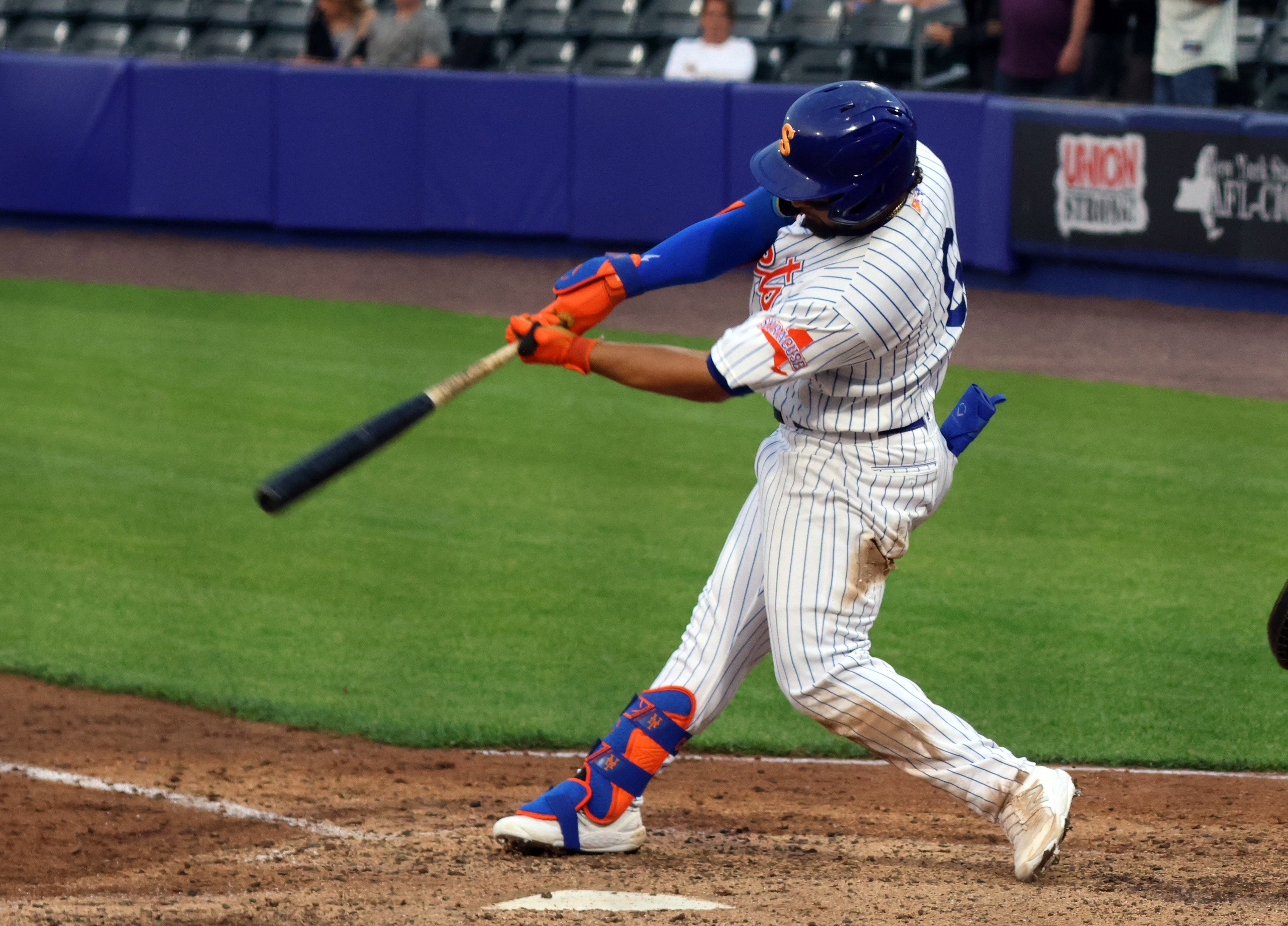 Cespedes' two-run shot puts Mets in front 