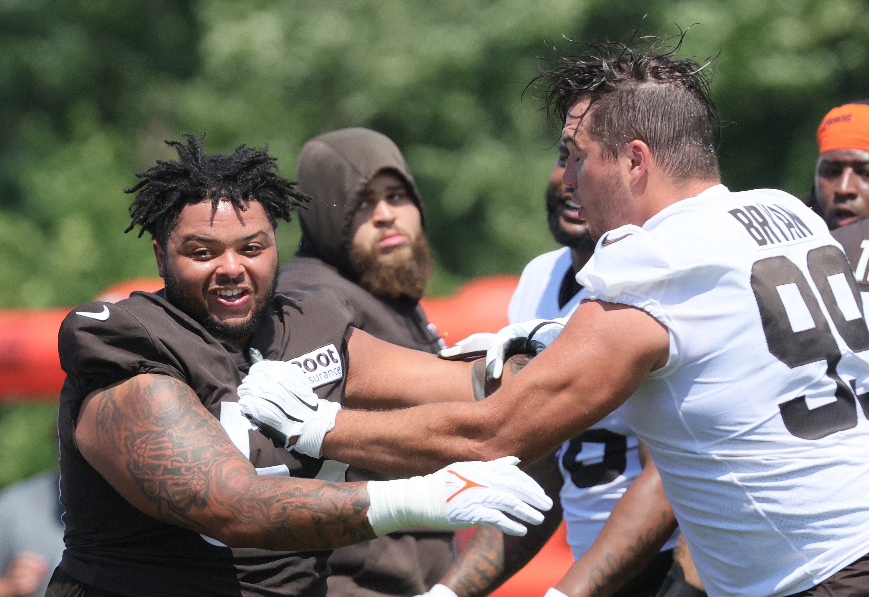 Browns place starting center Ethan Pocic on injured reserve – News-Herald