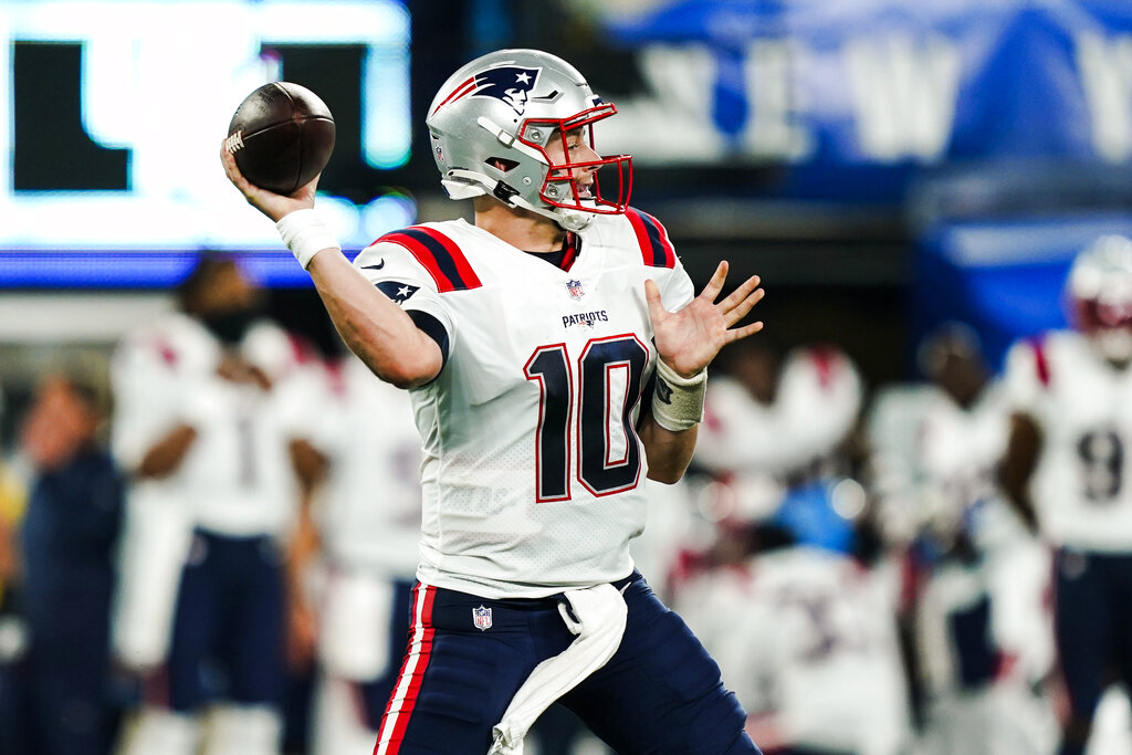 Mac Jones records his first 300-yard passing game for New England 