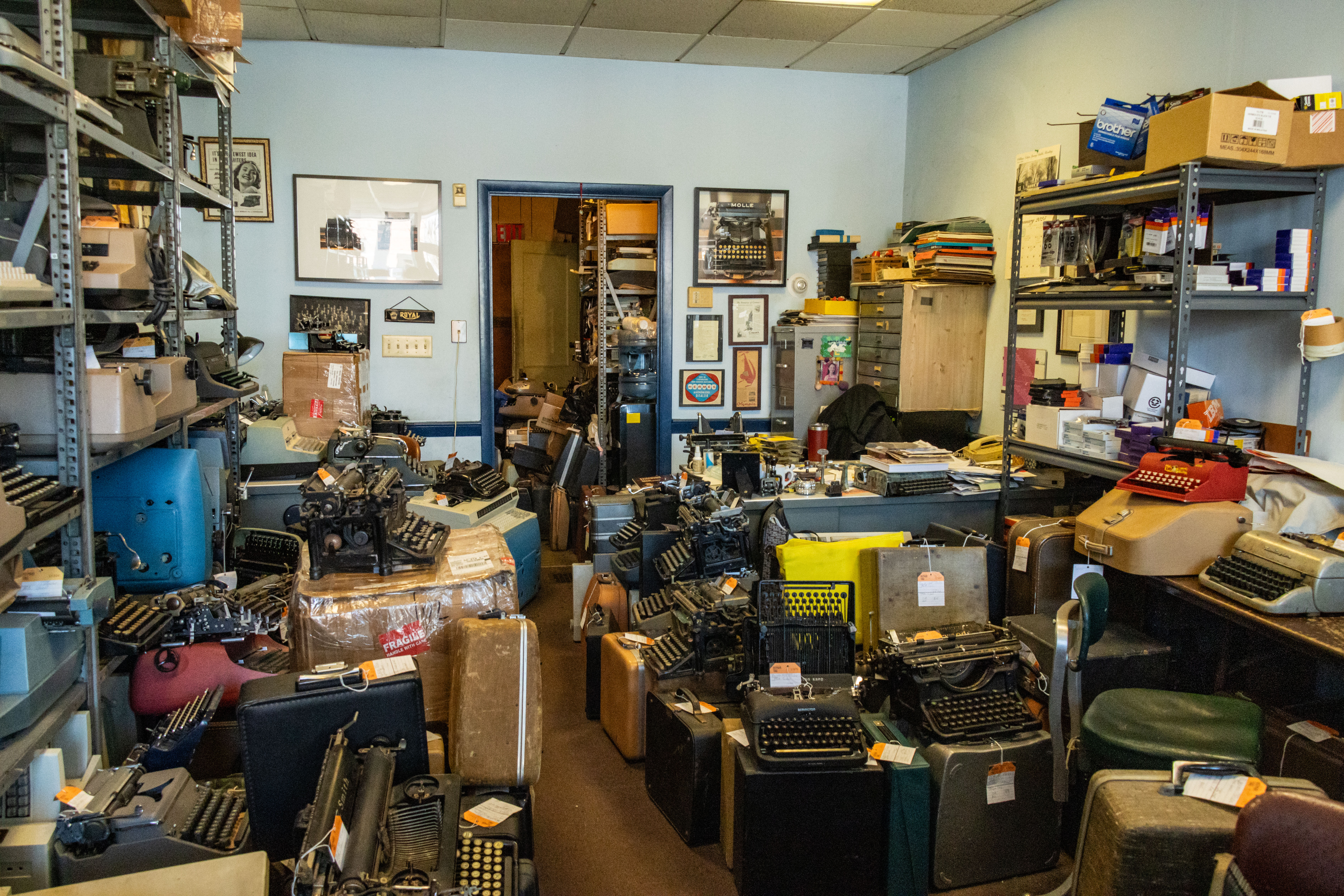 Mass. typewriter shop sees boom during pandemic but will close after 50  years - masslive.com, image size:6960x4640