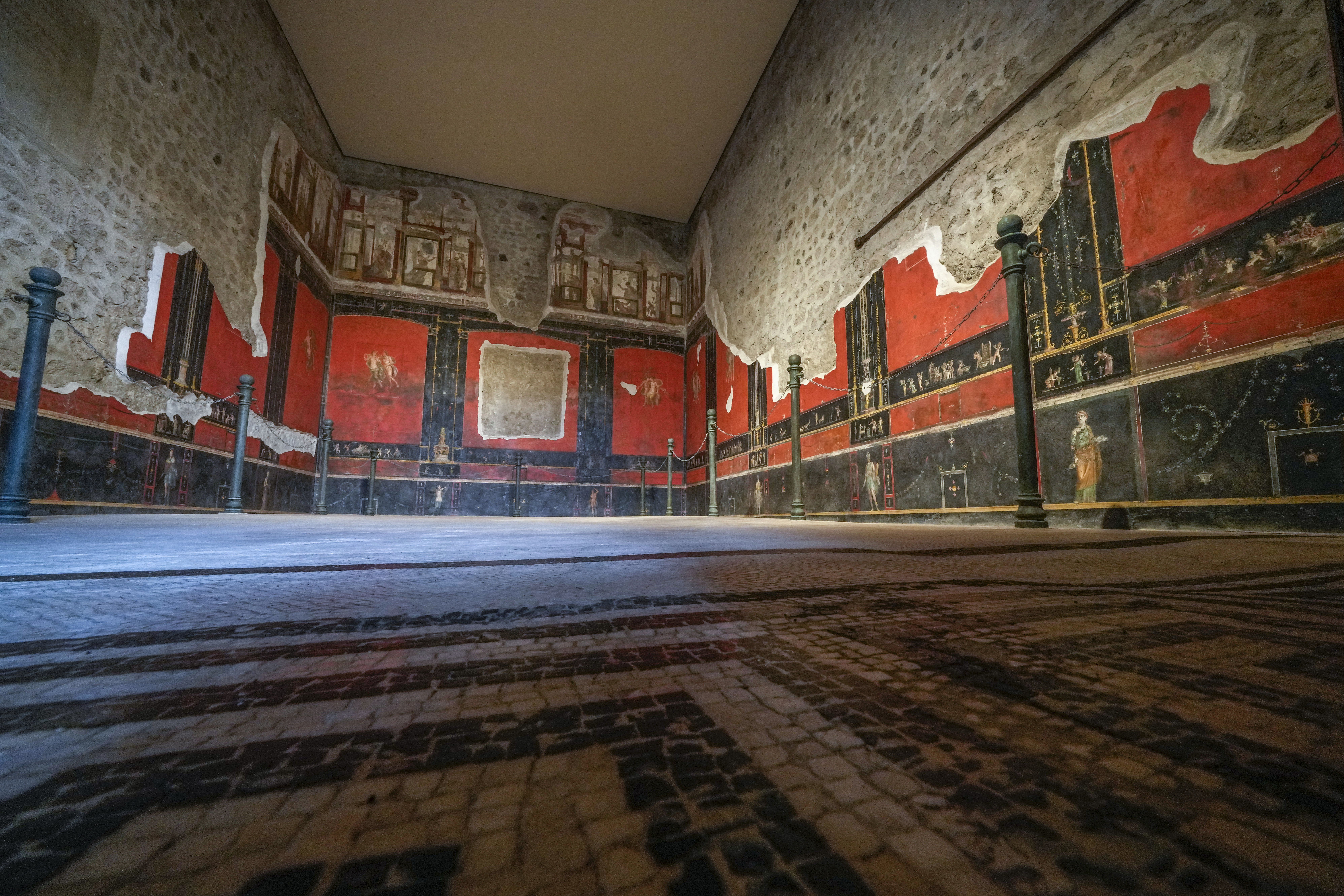 Newly restored house in Pompeii - pennlive.com, image size:7981x5321