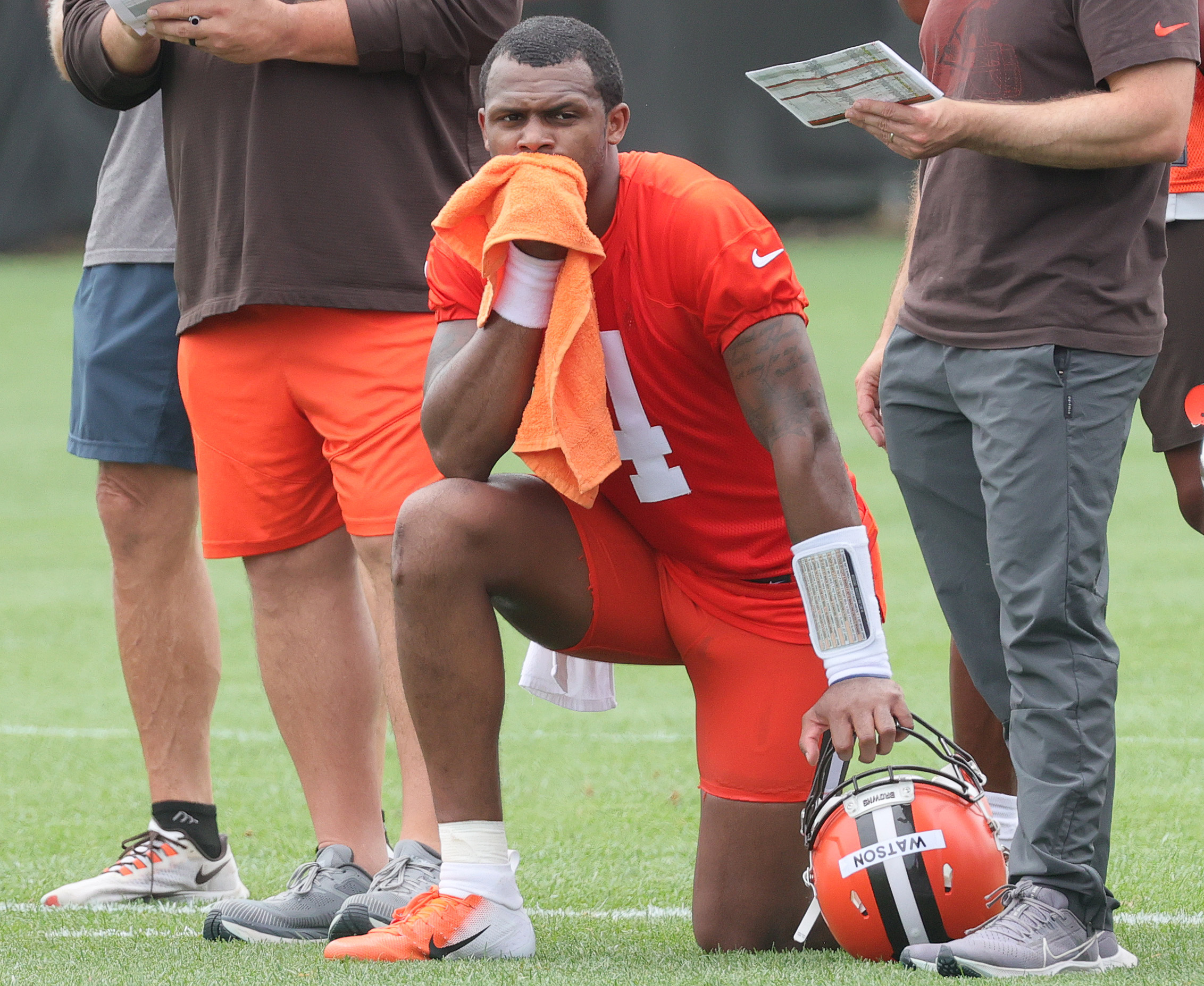 How the Browns failed to deliver a clear message about Deshaun Watson's  injury – Terry Pluto 