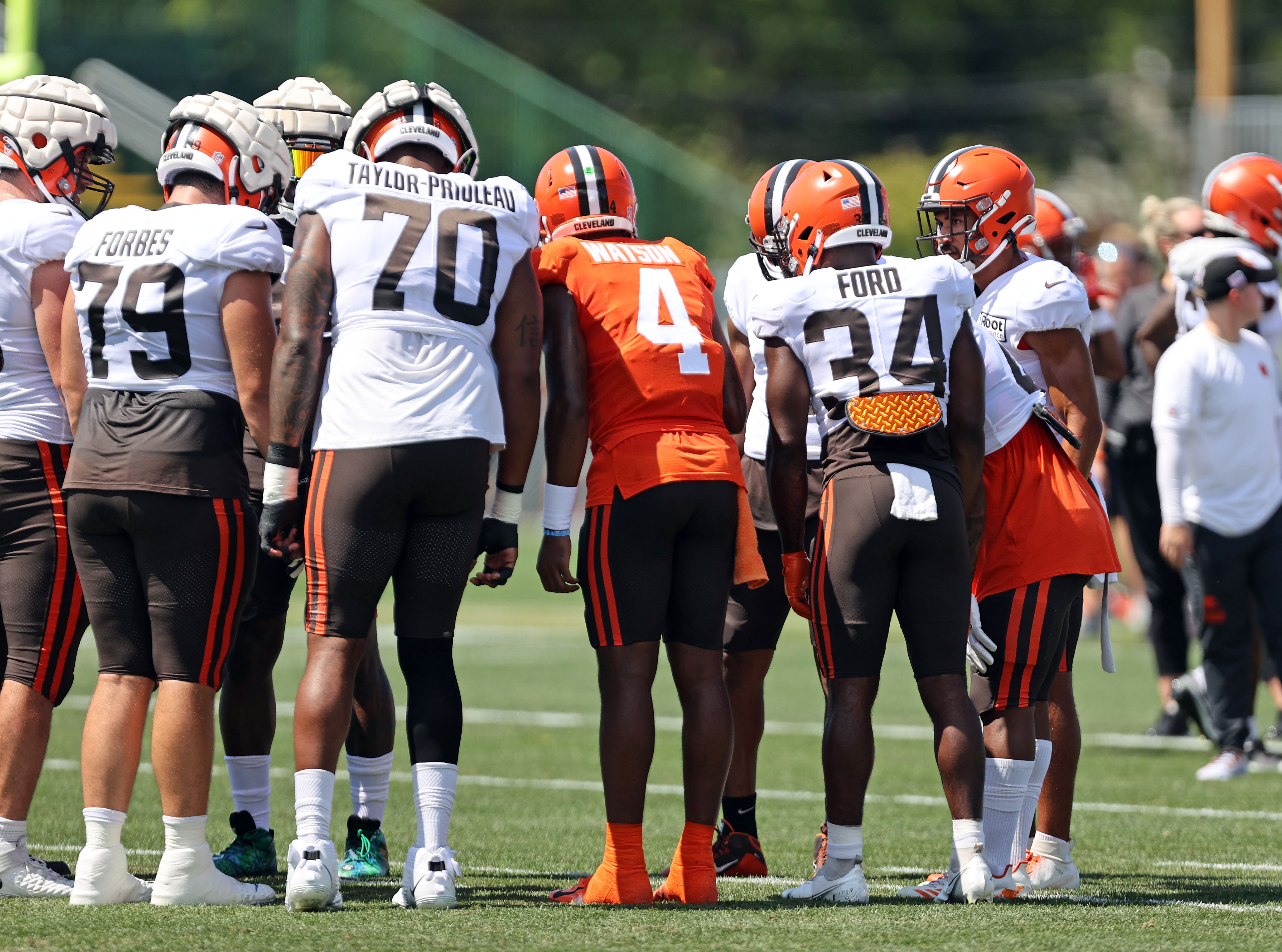 Browns to close out preseason against Eagles, Chiefs - Axios Cleveland