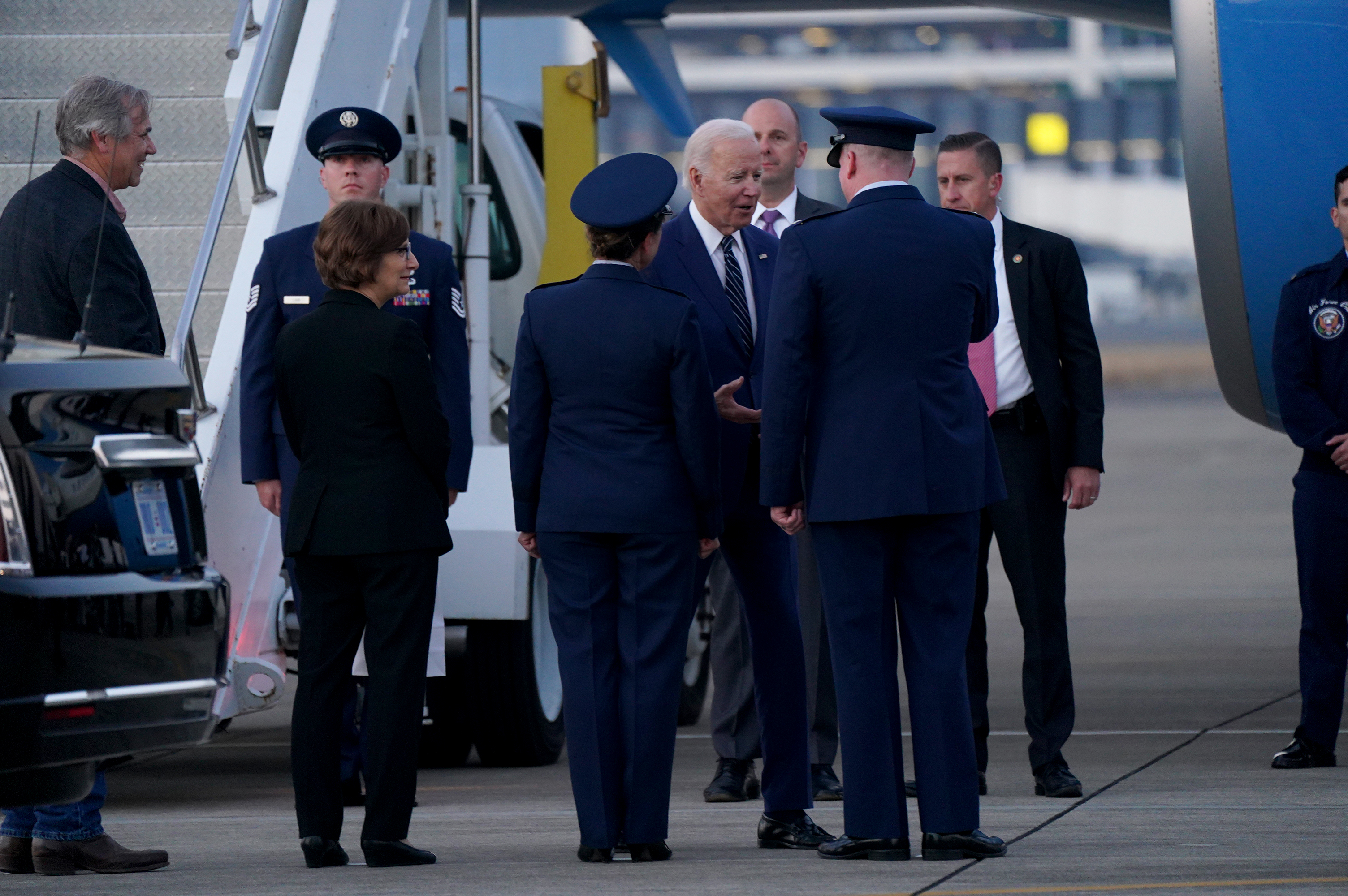 President Biden lands at MSP Airport