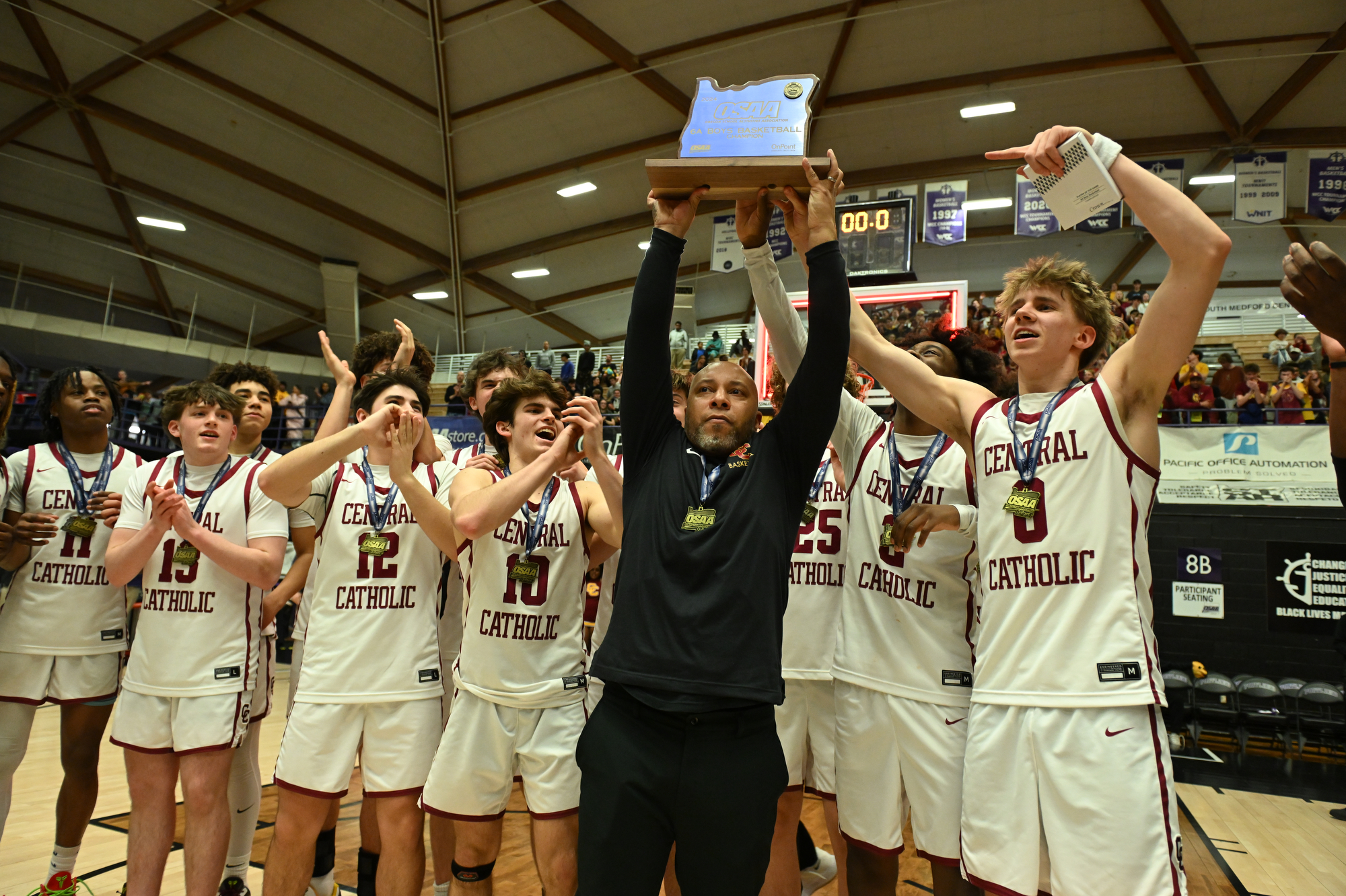 Central Catholic beats Roosevelt in Oregon 6A boys basketball ...