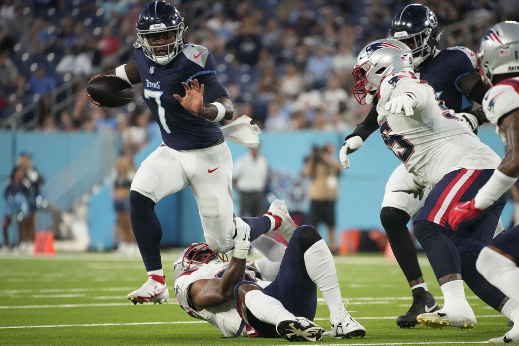 Mike Vrabel on Titans QB Malik Willis' performance vs. Patriots: 'Love the  way that he competed'