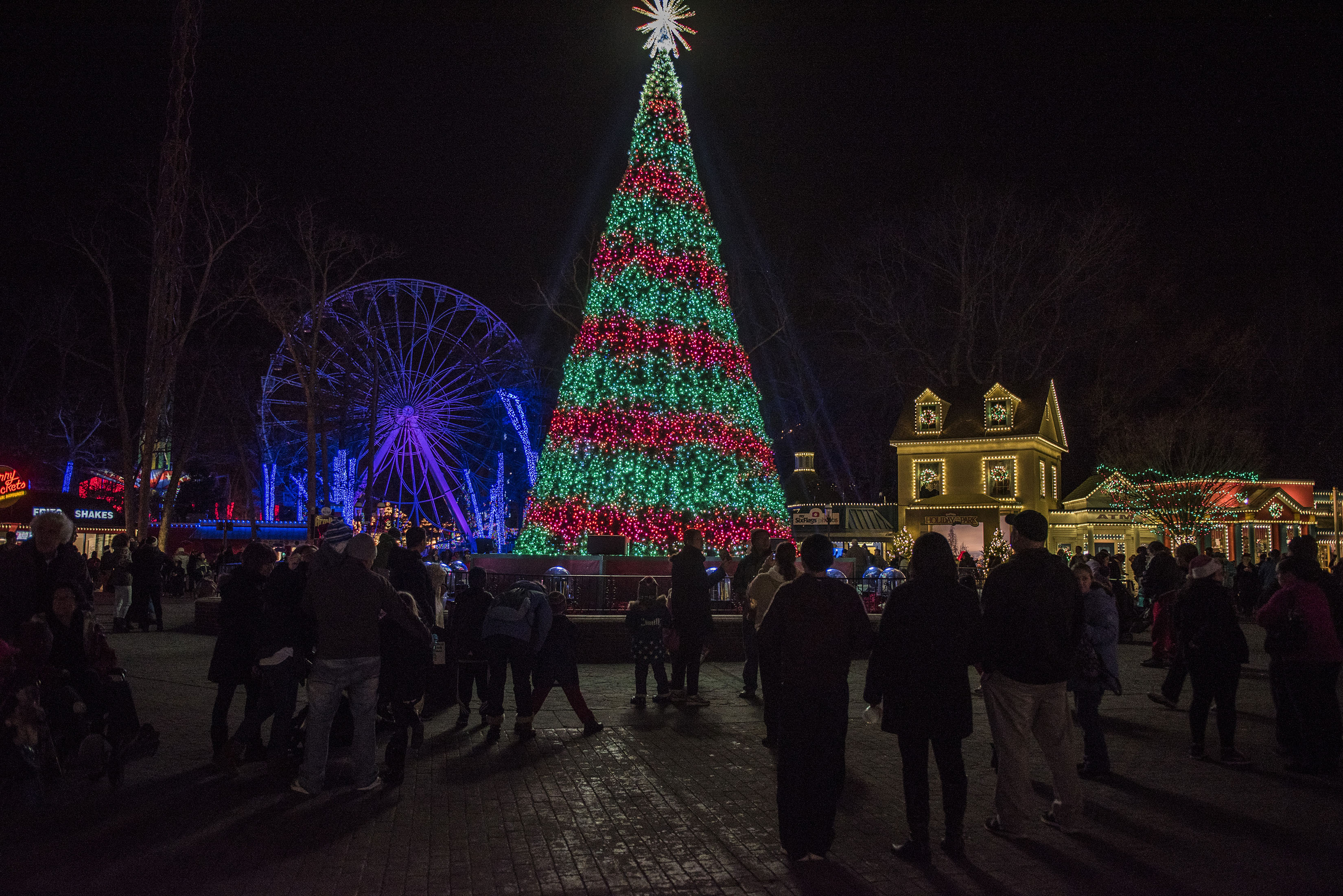 Six Flags Christmas Lights Nj 2022 Six Flags Holiday In The Park Will Be Open On Christmas And Feature New  Year's Eve Fireworks - Nj.com