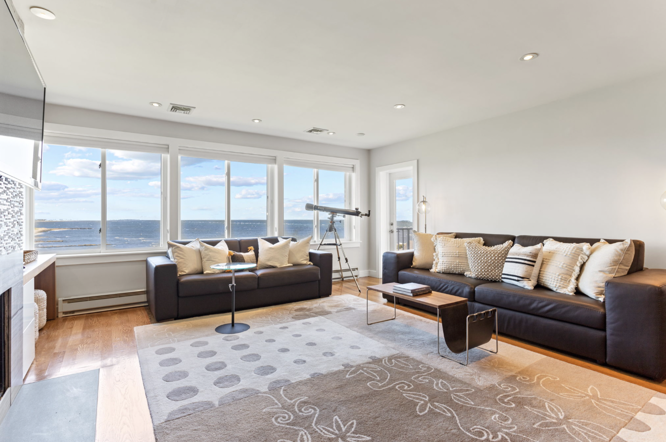 Photo inspiration: Gallery Detail: House Of The Week Waterfront Penthouse Has Breathtaking Views Of