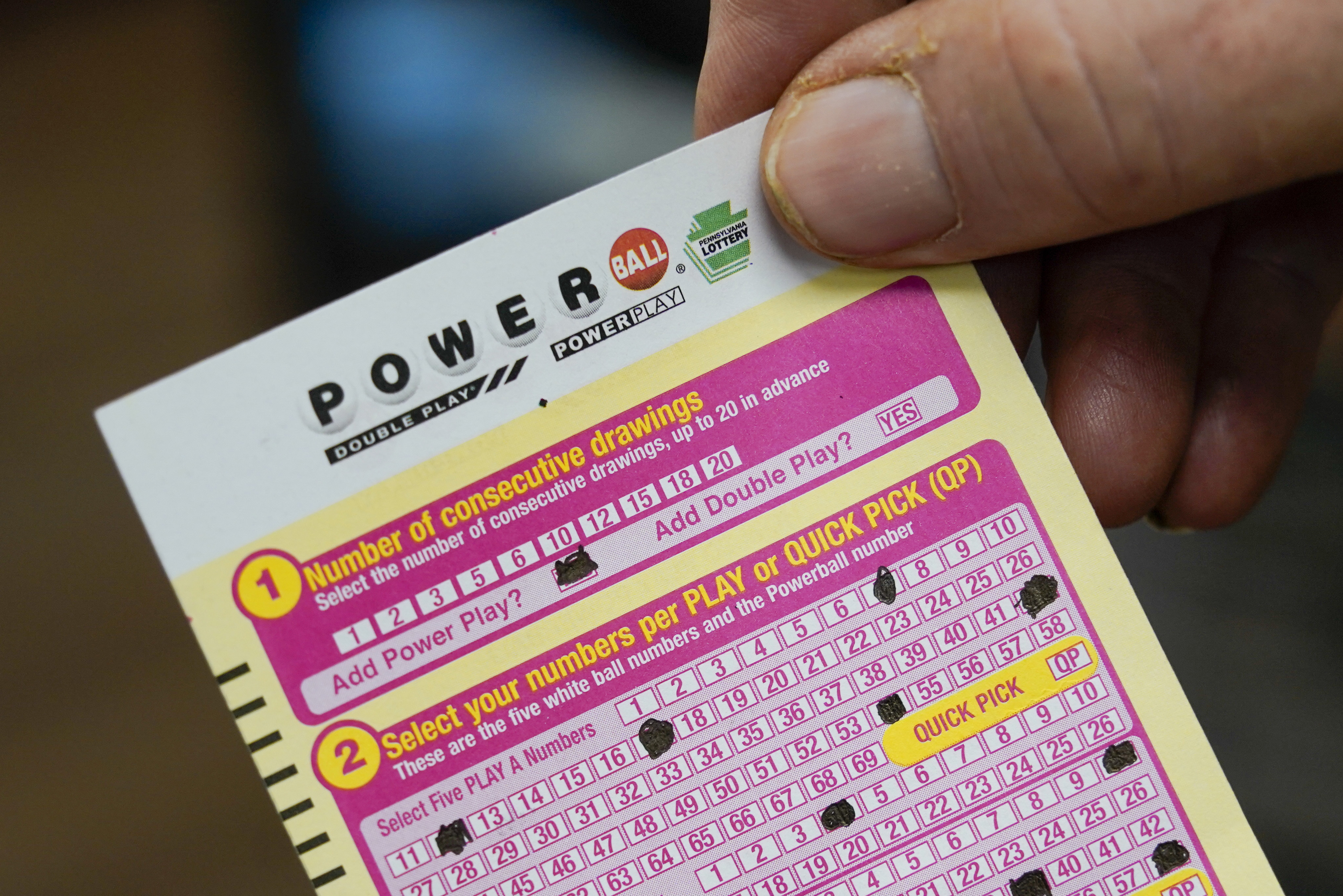 Powerball jackpot soars to $1 billion; $1M ticket sold in NY (see smaller  prizes won) 