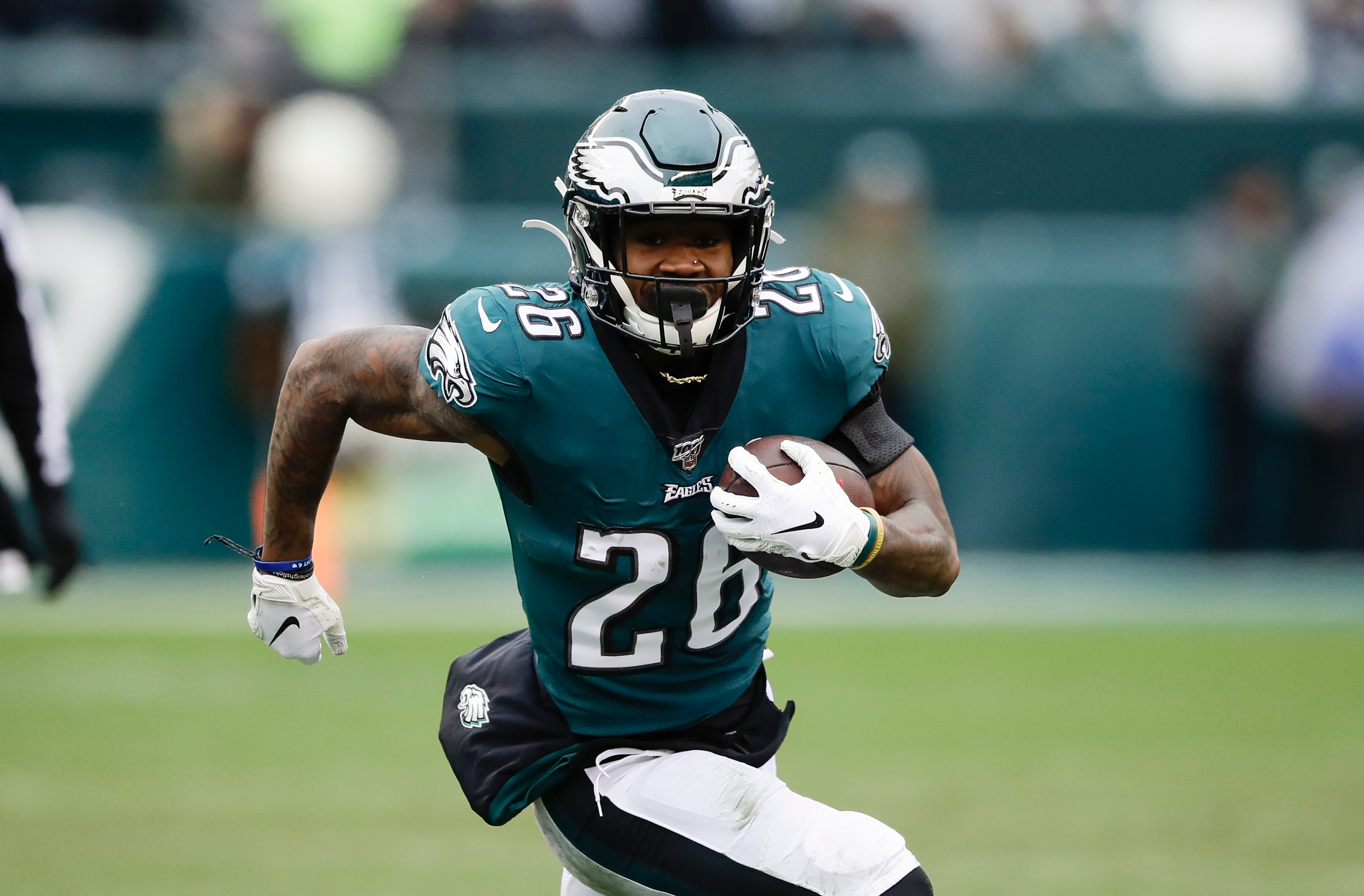 Eagles RB Miles Sanders week-to-week with lower body injury