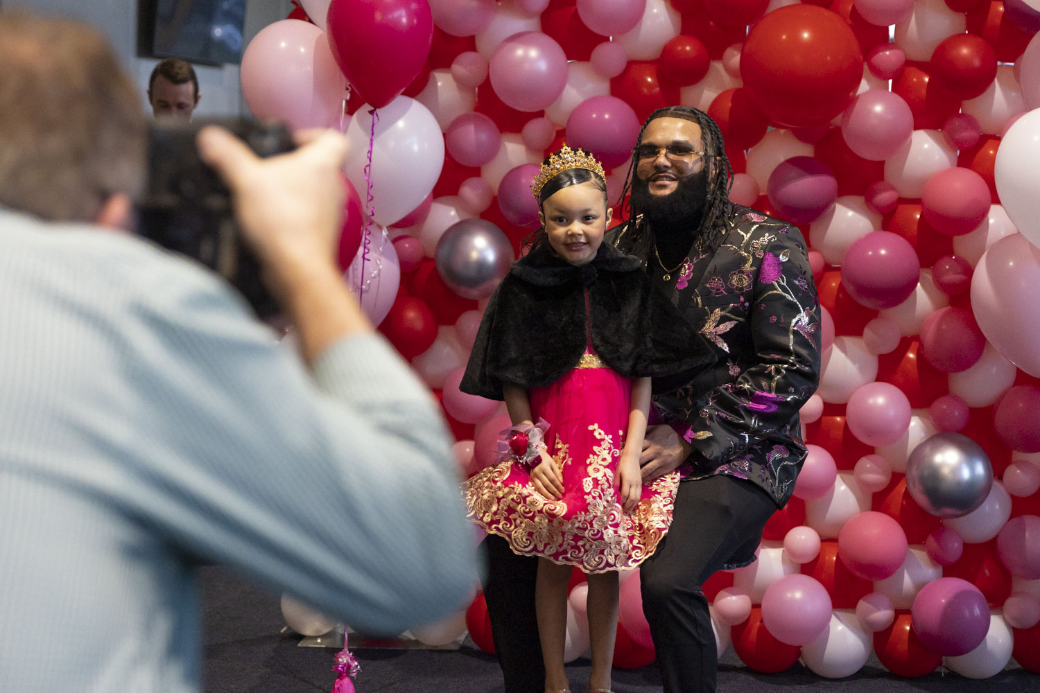 Jackson Daddy Daughter Dance lights up the evening for young girls and  their fathers - mlive.com