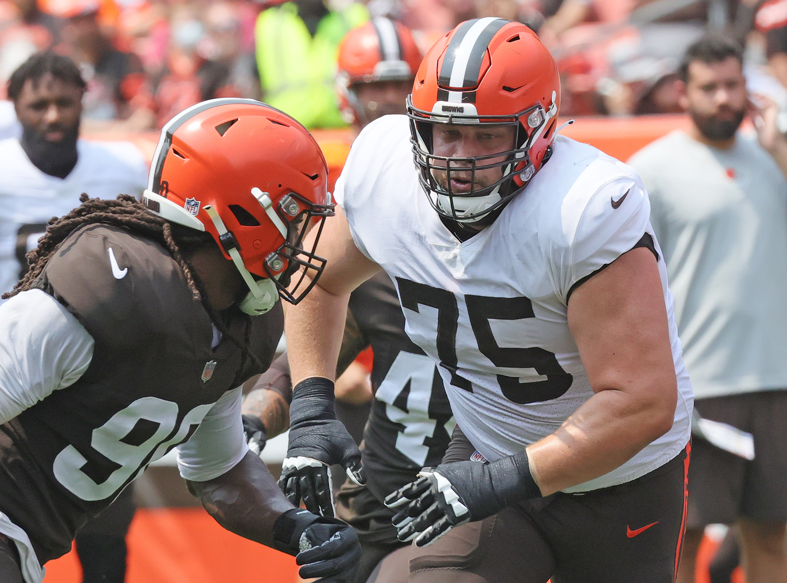 Joel Bitonio ready to get to work with Cleveland Browns' rebuilt offensive  line