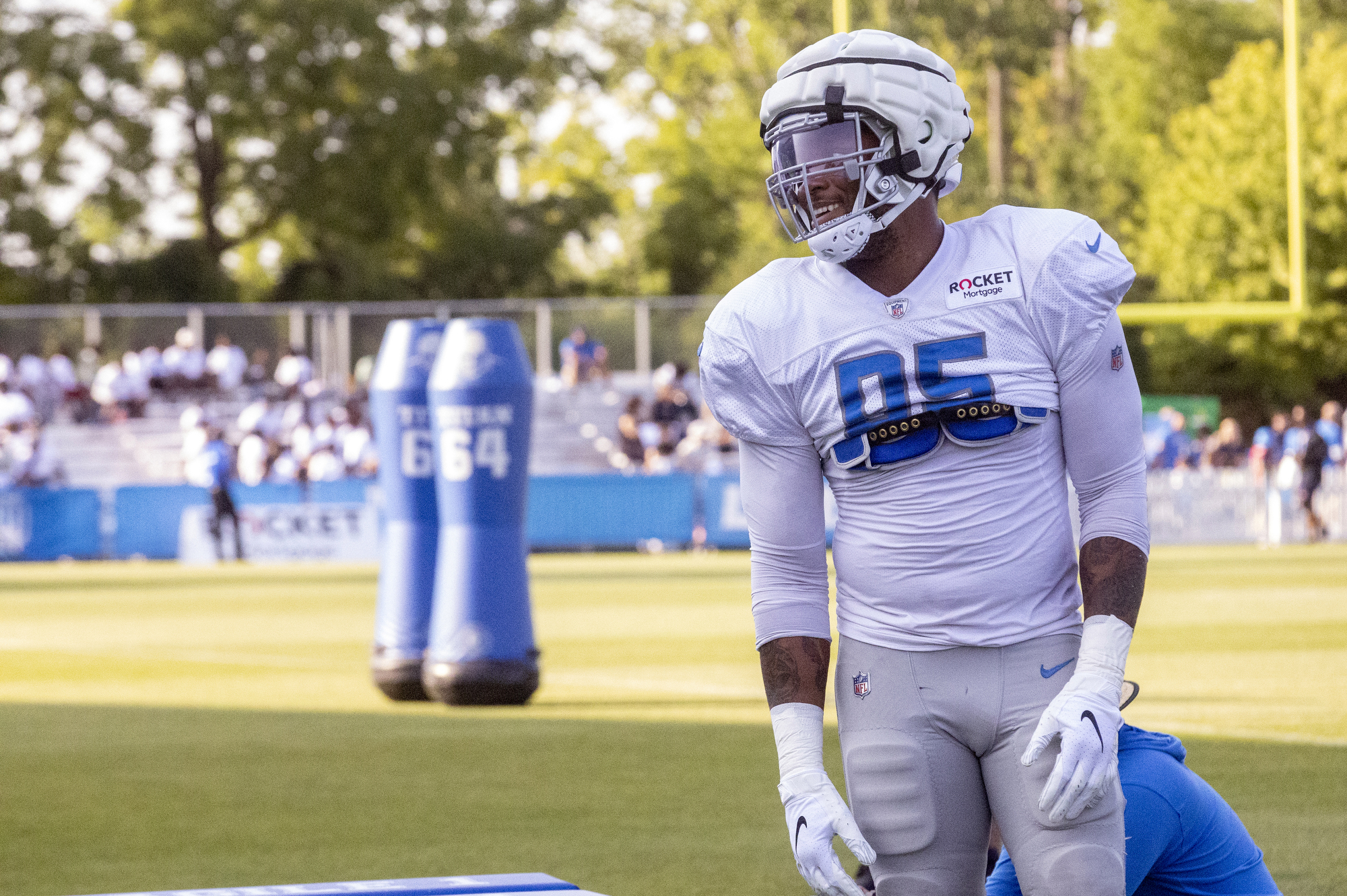 Instant reaction: Lions keep DE Romeo Okwara in free agency