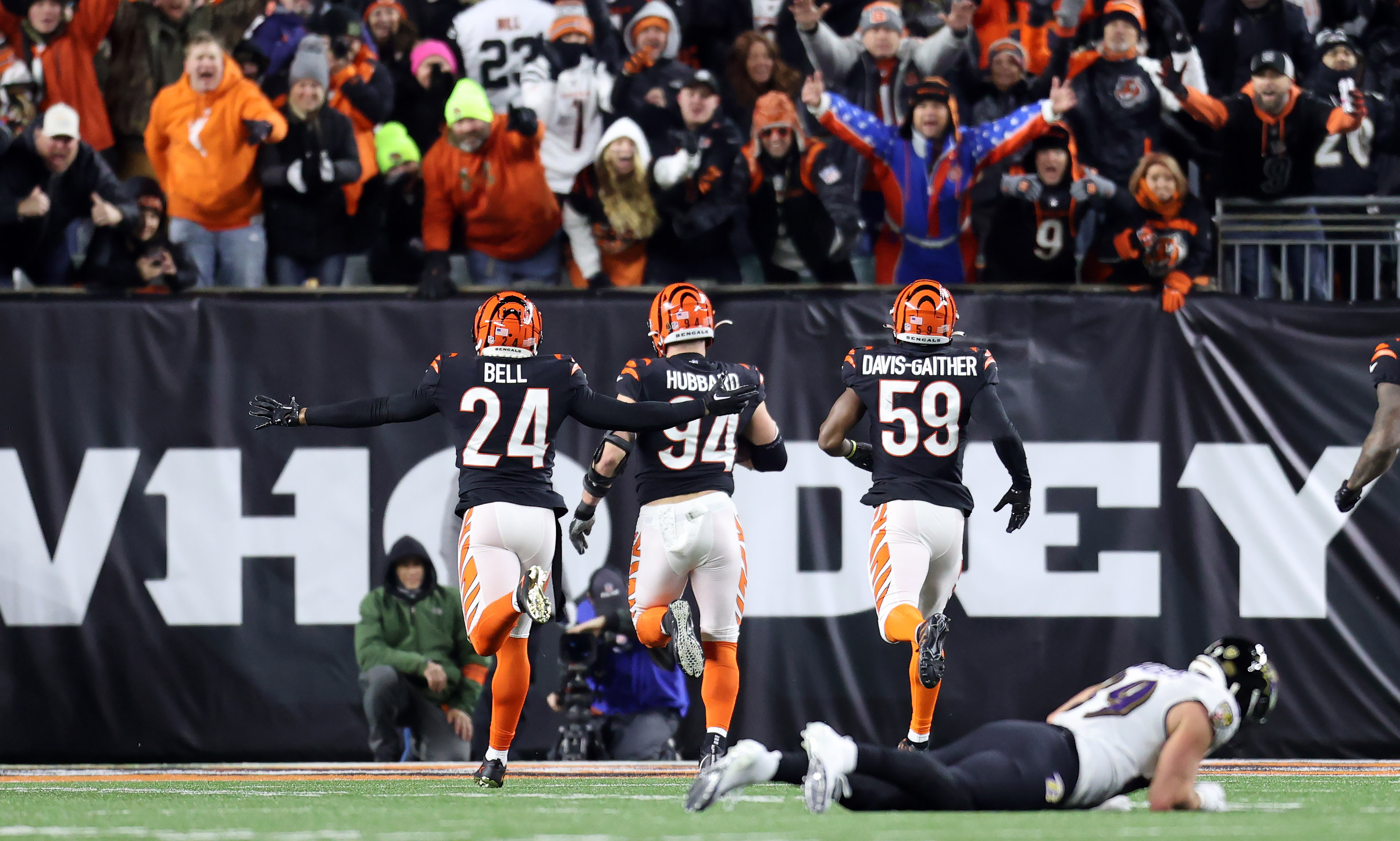 January 15, 2023: Cincinnati Bengals LB Akeem Davis-Gaither celebrates a  tackle during an NFL wild card playoff football game between the Cincinnati  Bengals and the Baltimore Ravens at Paycor Stadium in Cincinnati