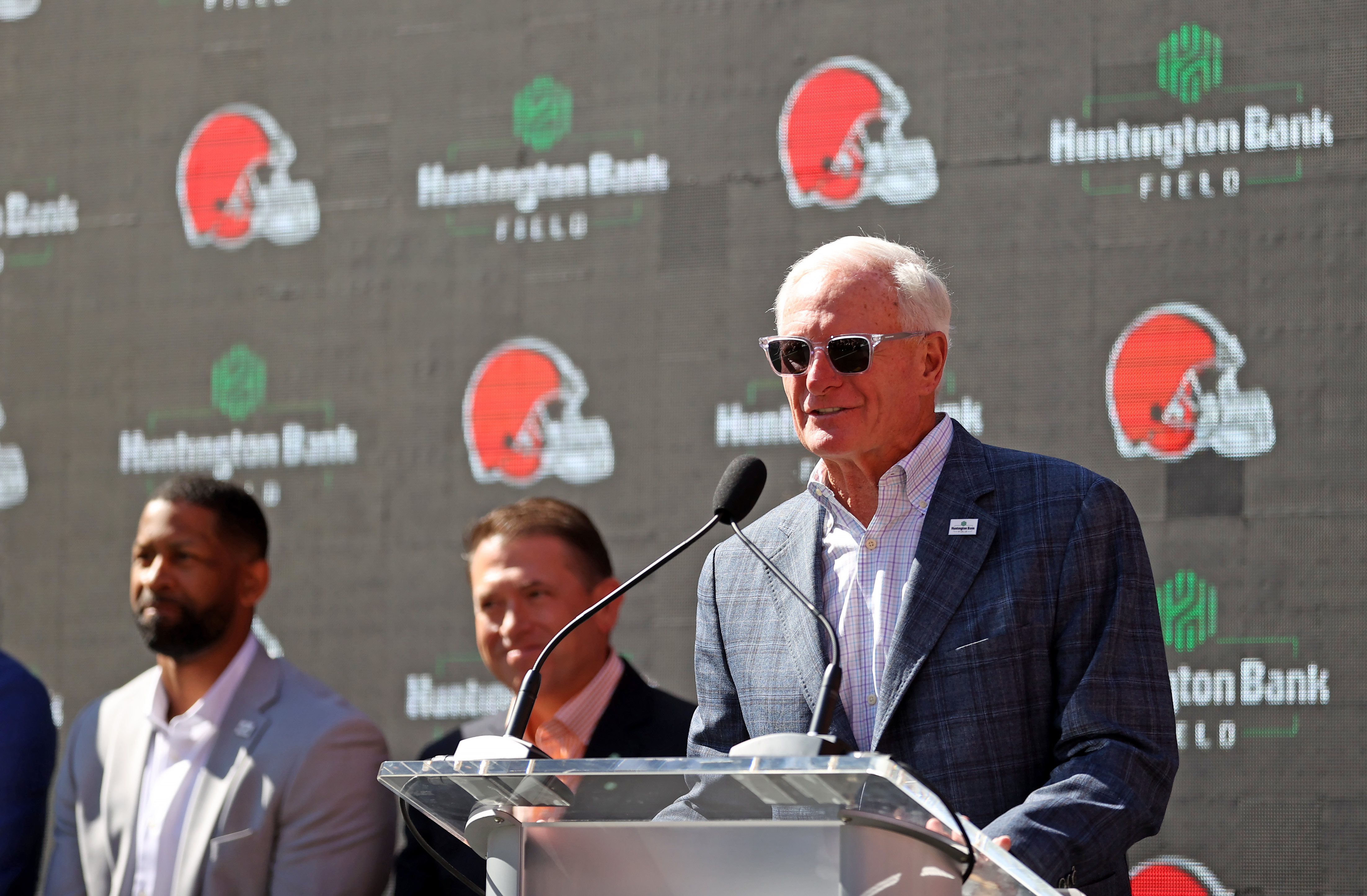 Cleveland Browns partner with Huntington Bank for naming rights to