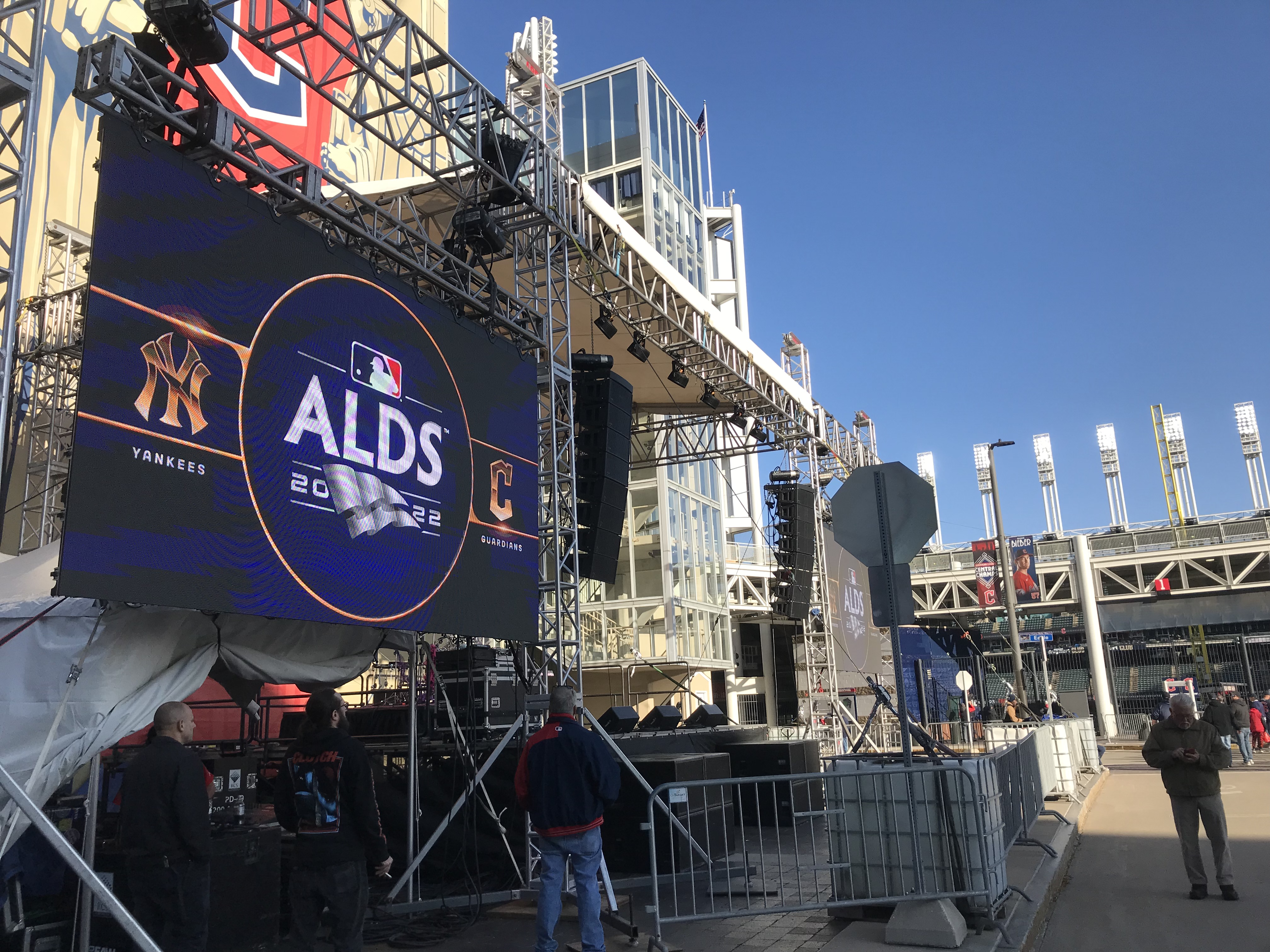 Infamous midges could be back for Yankees-Guardians Game 3 in Cleveland