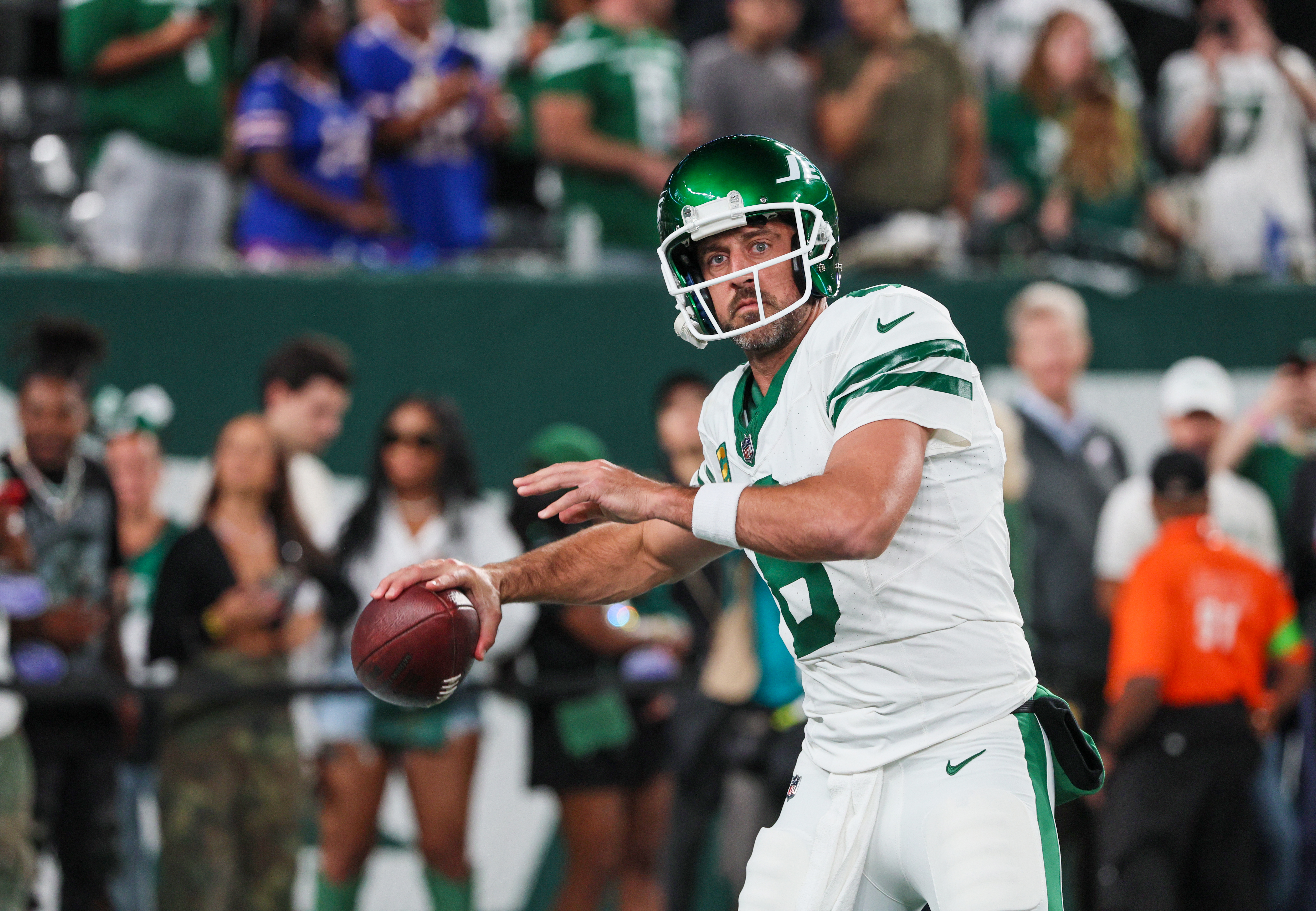 New York Jets quarterback Aaron Rodgers (8) warms up before an NFL football  game against the Buffalo Bills on Monday, Sept. 11, 2023, in East  Rutherford, N.J. (AP Photo/Rusty Jones Stock Photo - Alamy