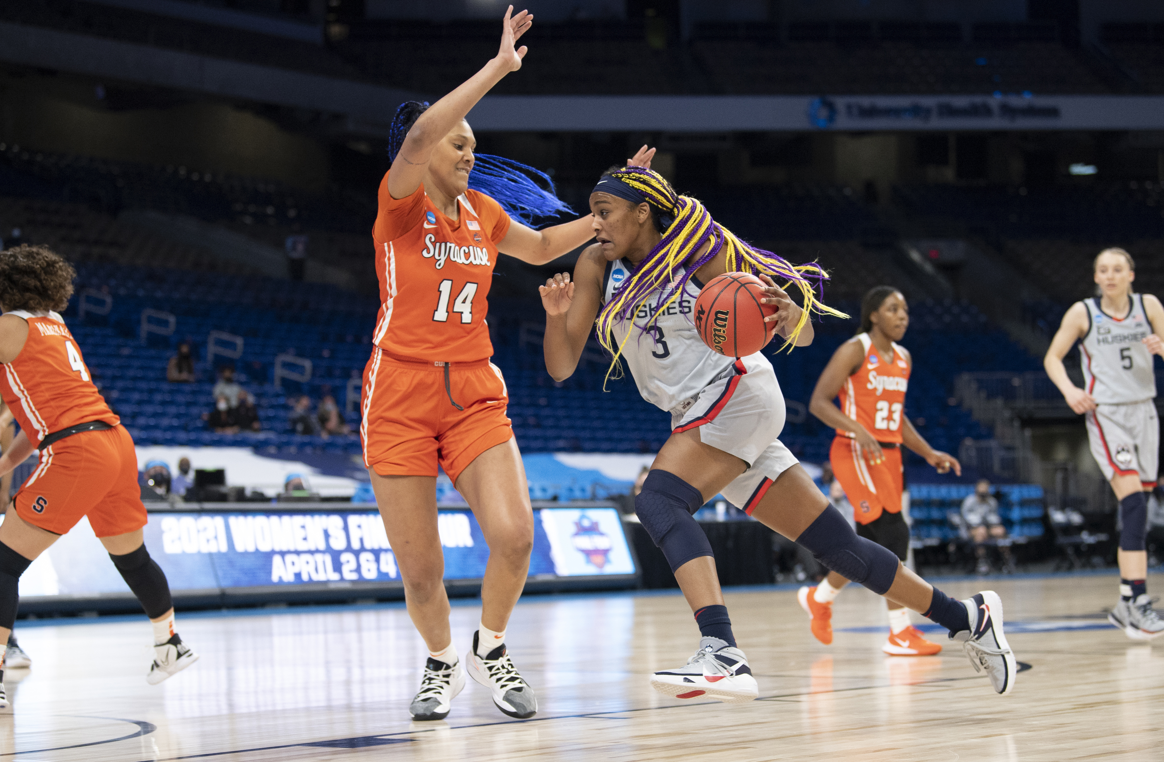 Gamecocks' Kamilla Cardoso chooses dominance after Dawn Staley