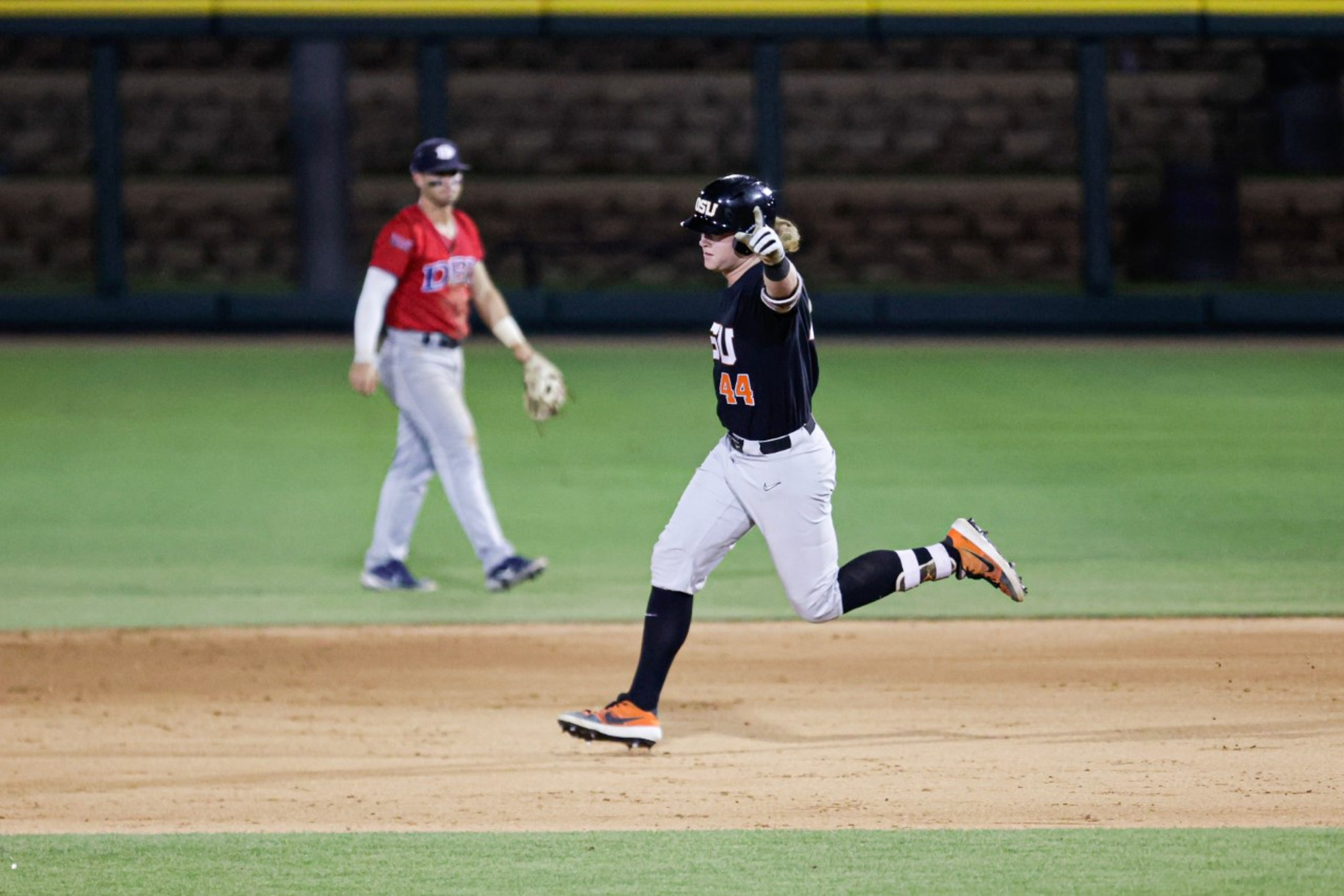 Oregon State baseball's resurgence: How a nameplate takedown, a fox hat and  lineup changes saved the Beavers' season 