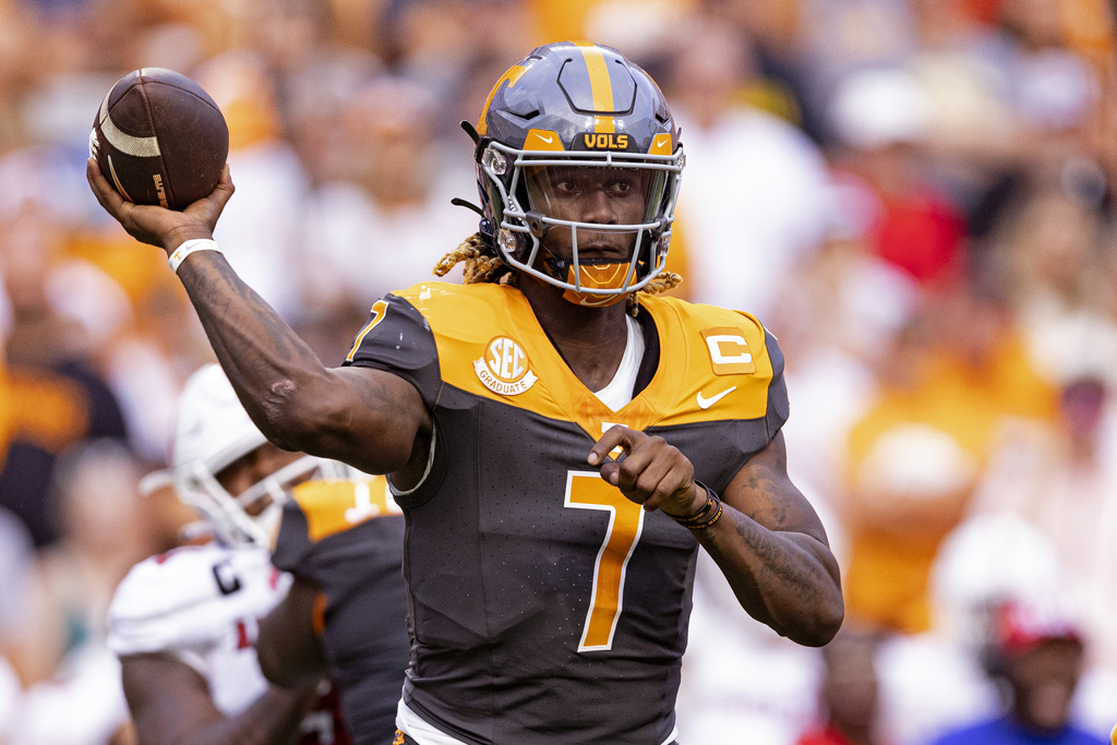 Week 4 College Football TV Schedule & Streaming Info in Tennessee