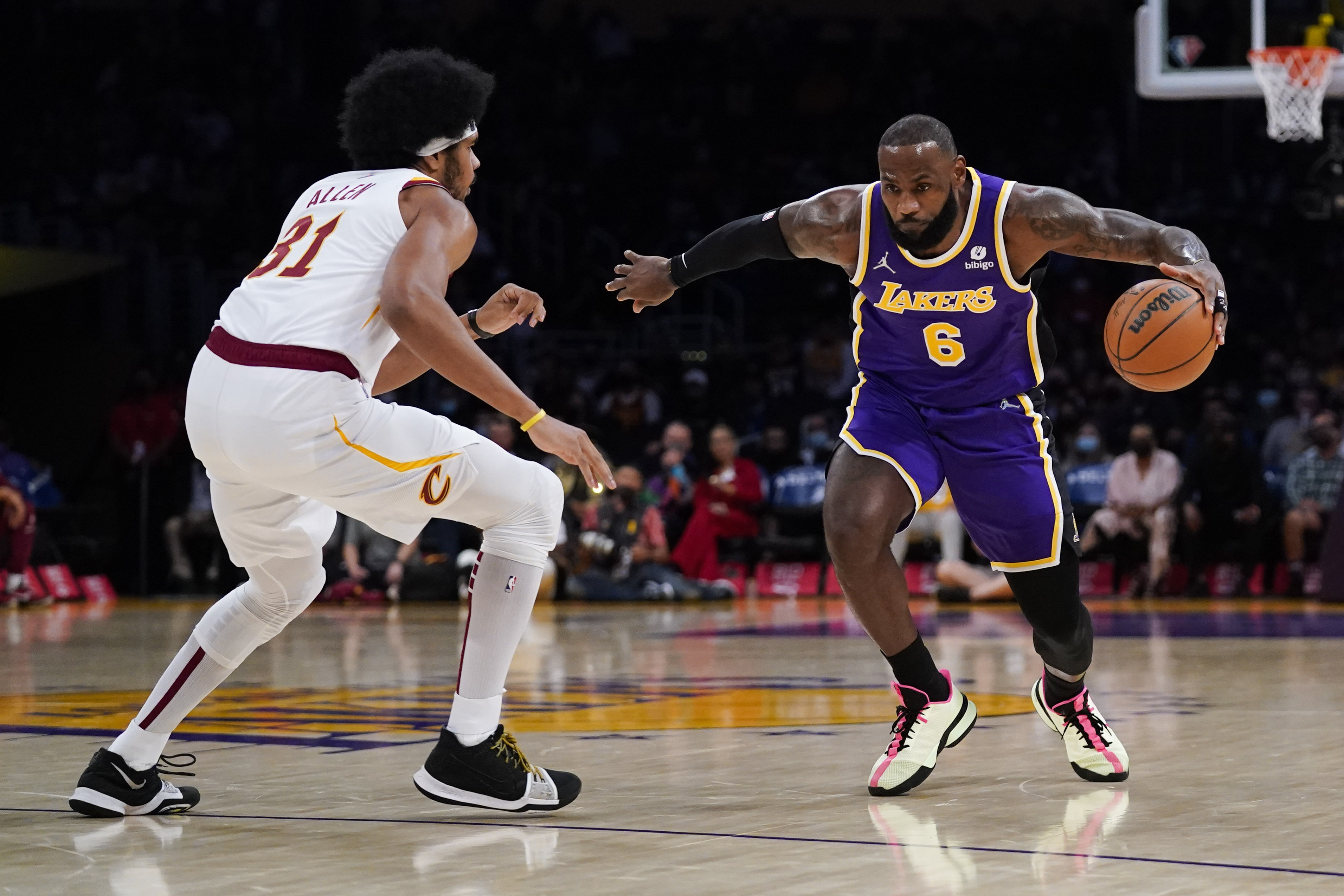 Cleveland Cavaliers defense fails them against LeBron, Lakers