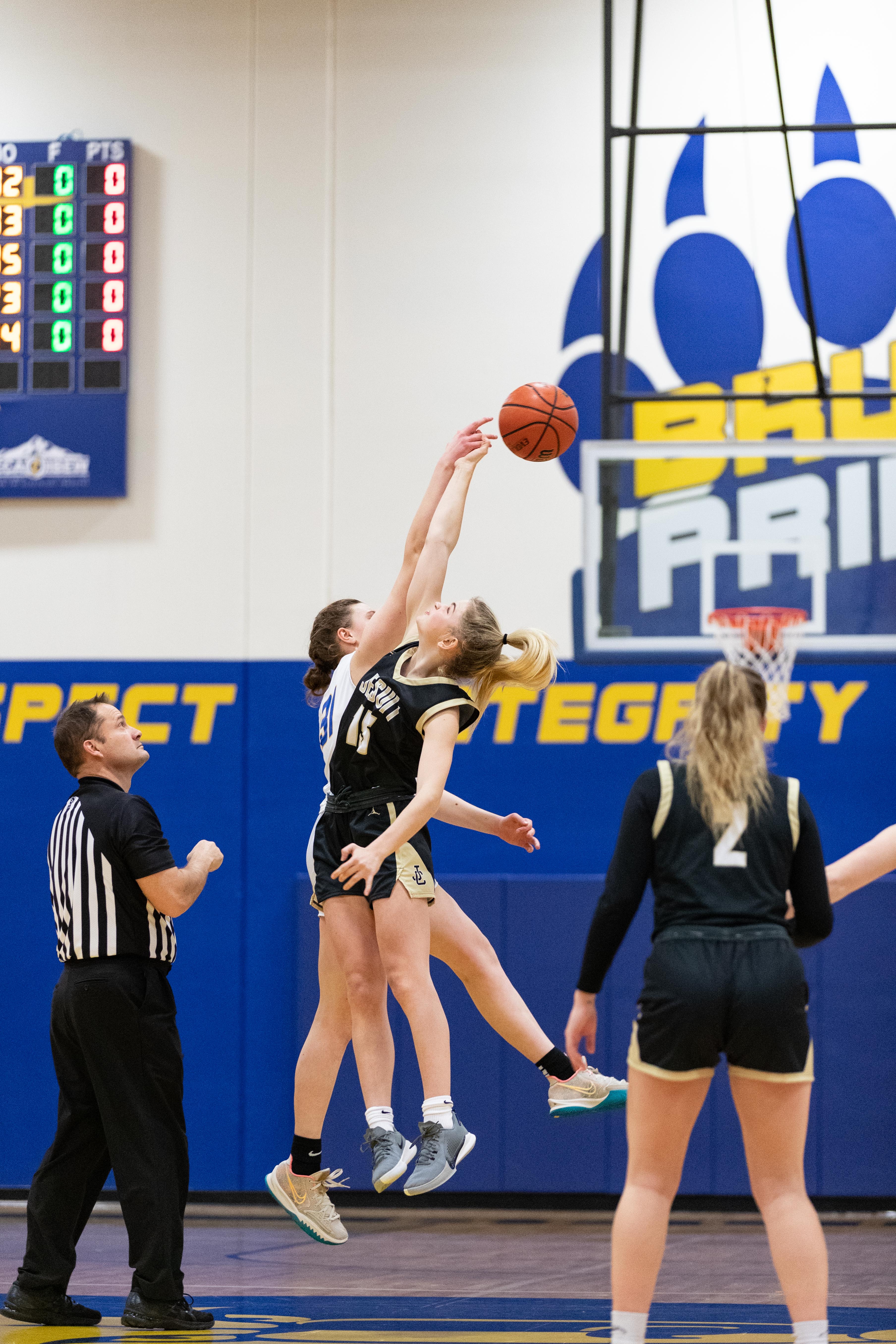 OSAA 6A girls basketball: Jesuit vs Barlow 