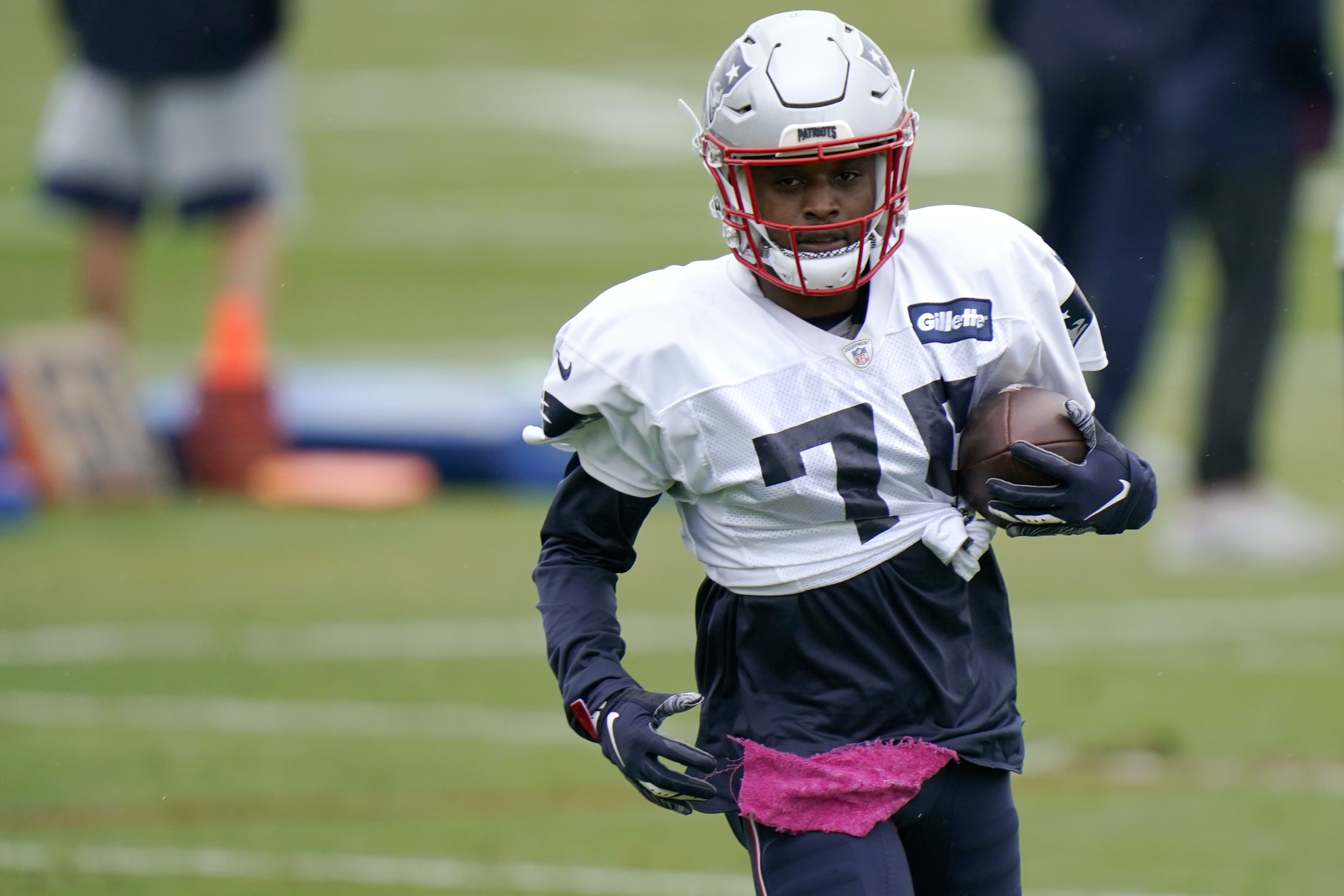 NFL roster cuts: Patriots part ways with Jeff Thomas, three others