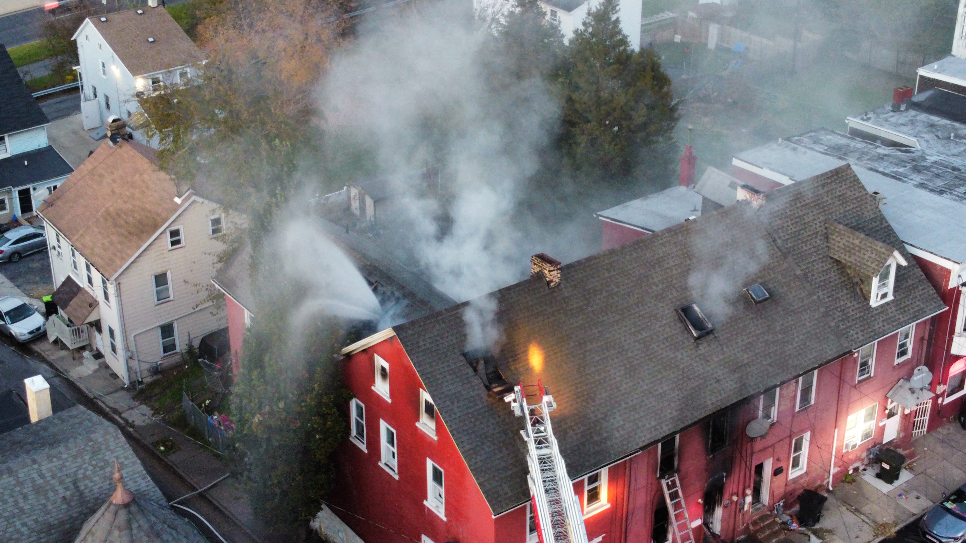 4-5 Families Displaced, 2 Firefighters Hurt In Bethlehem Row-home Blaze ...