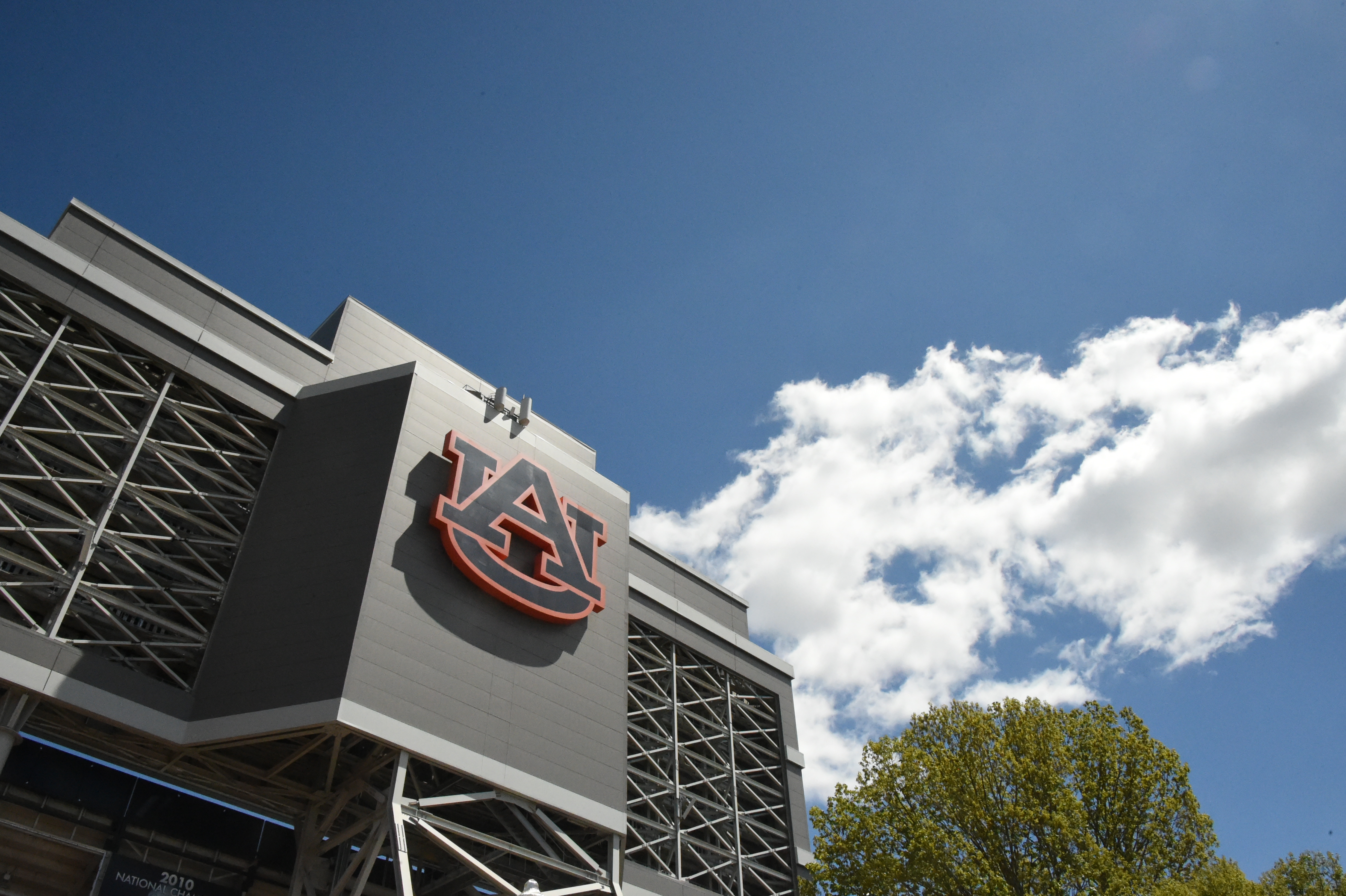 Orange jerseys? Auburn captains push for change to traditional uniform for  Penn State game 