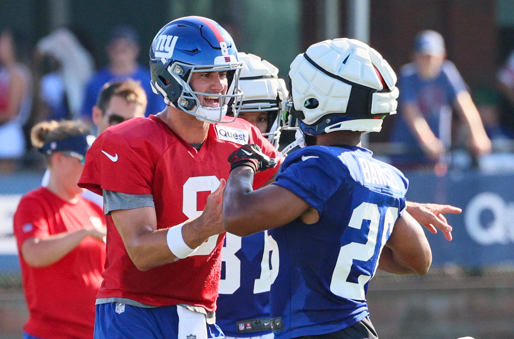 Daniel Jones is having fun working with Darren Waller and John Michael  Schmitz - Big Blue View