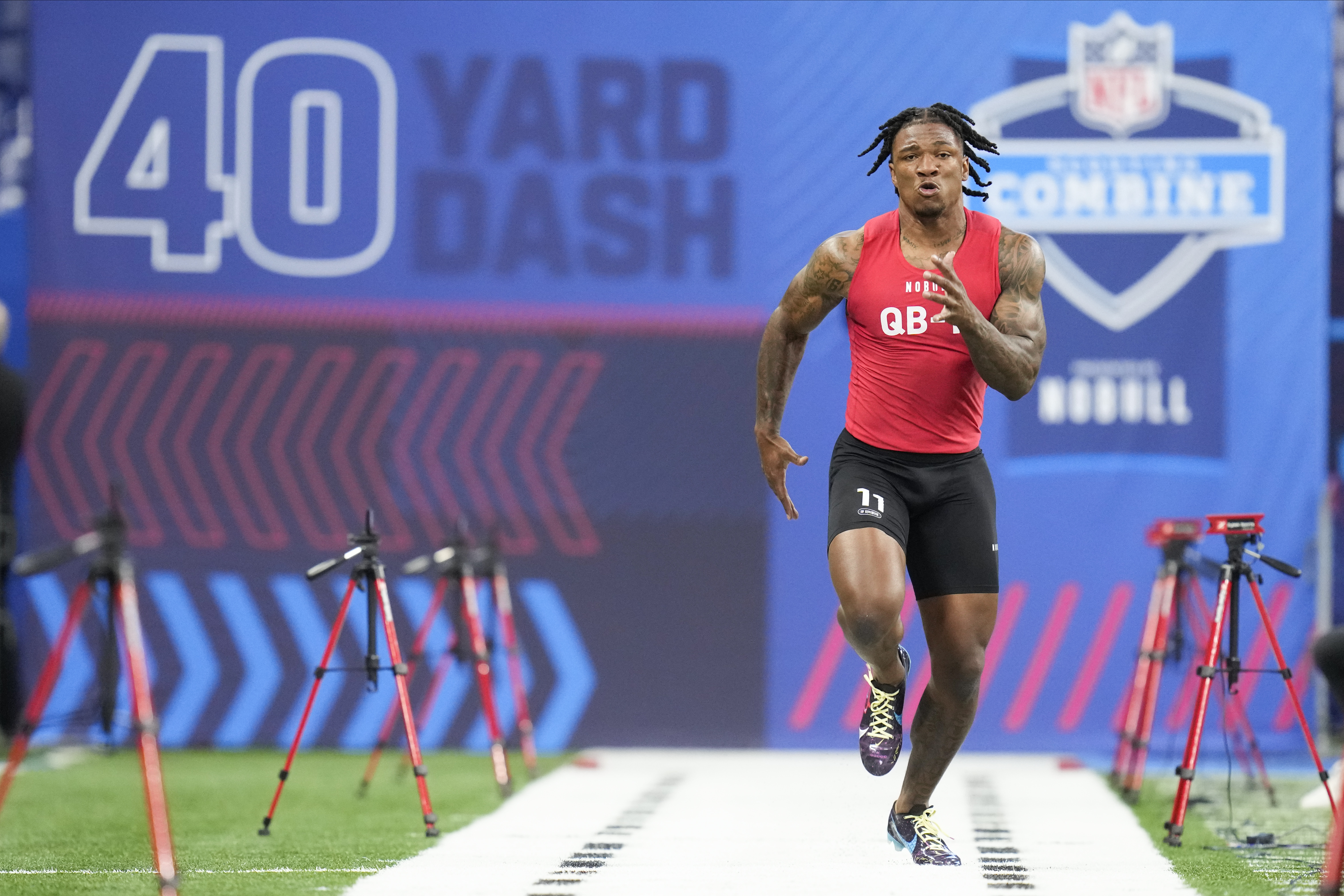 Fastest 40-yard dash time: What is the fastest 40-yard dash time in NFL  Combine history? - DraftKings Network