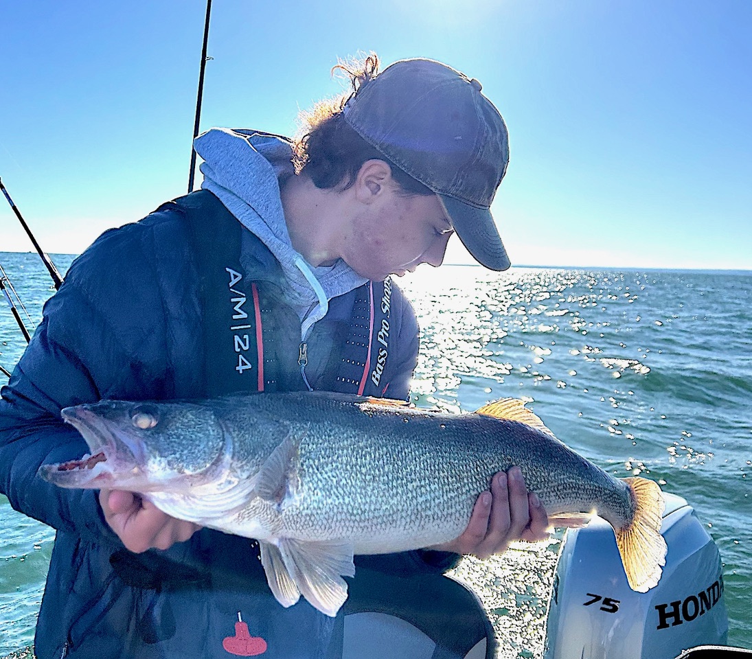 Lake Erie mayfly hatch 2025: what anglers need to know - cleveland.com