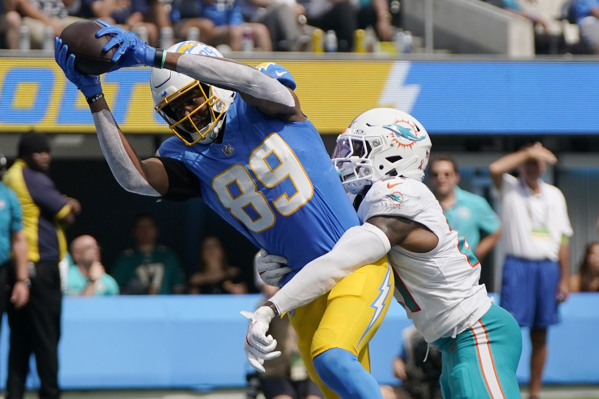 Miami Dolphins 17-23 Los Angeles Chargers: Justin Herbert out