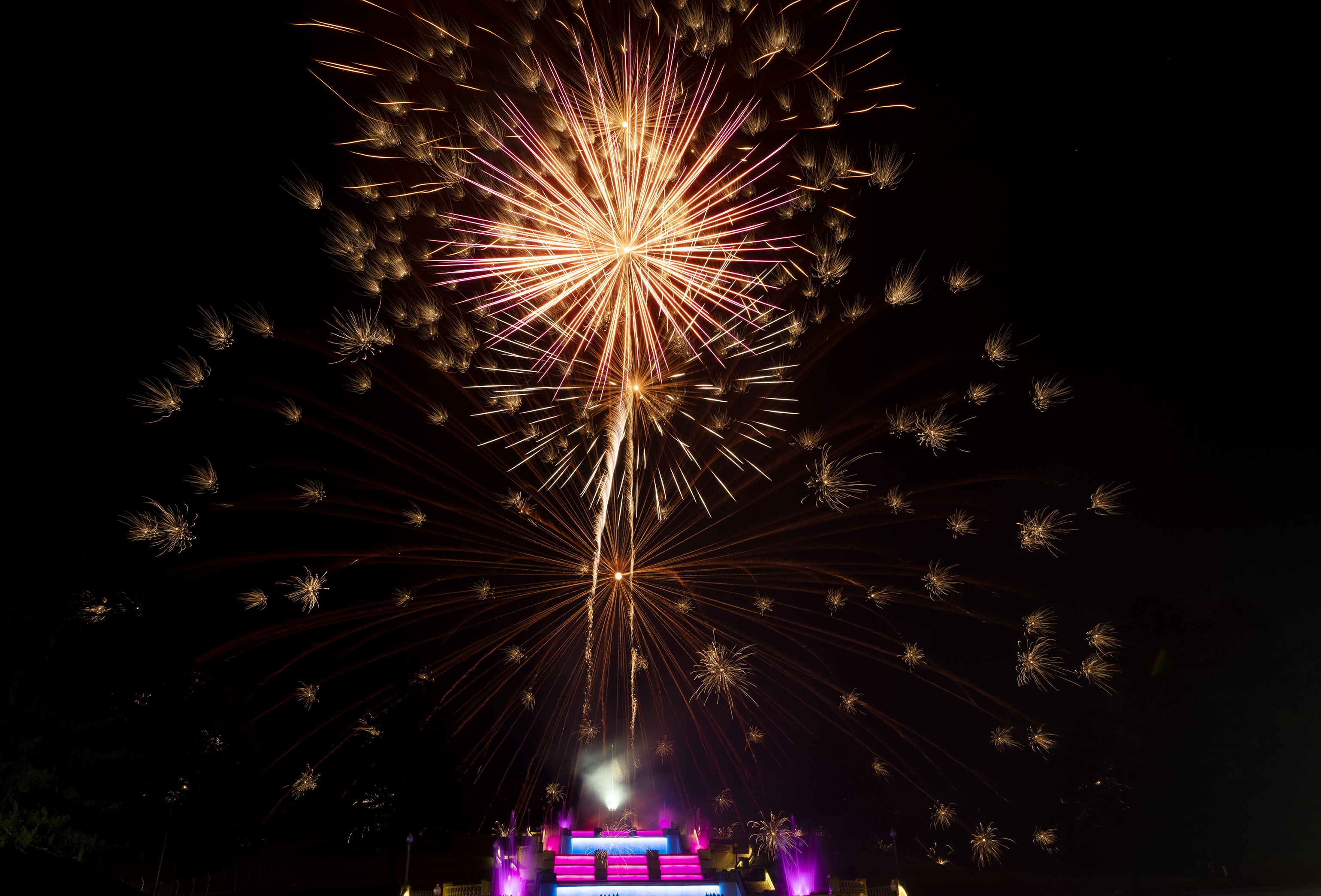 雪夜月 Season3 & Season4 Ready, Set Refresh: Fireworks Ticket Frenzy Returns for