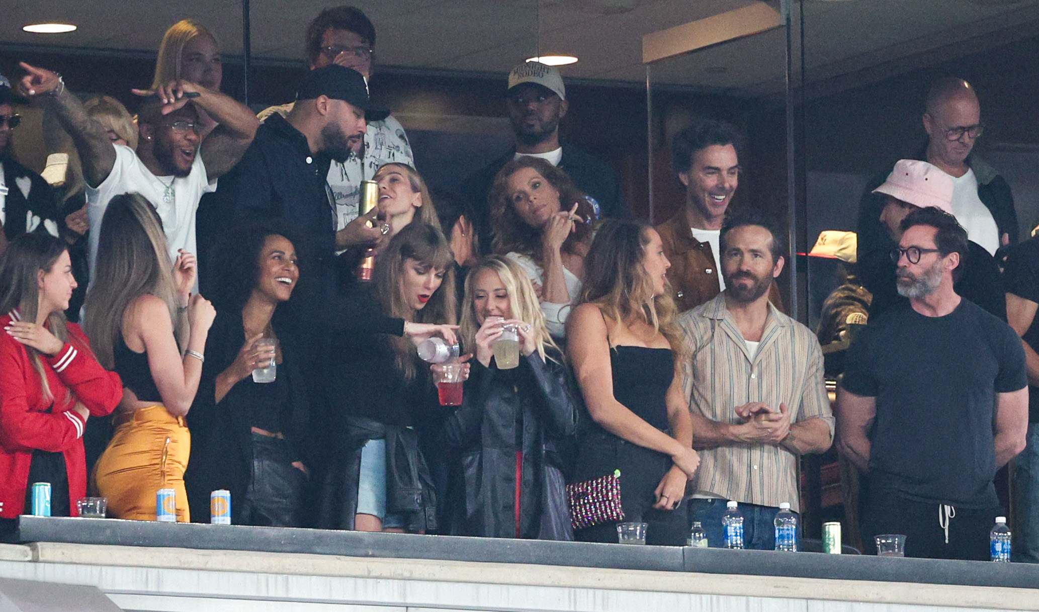 Taylor Swift fans tailgate Chiefs-Jets game at MetLife: Photos