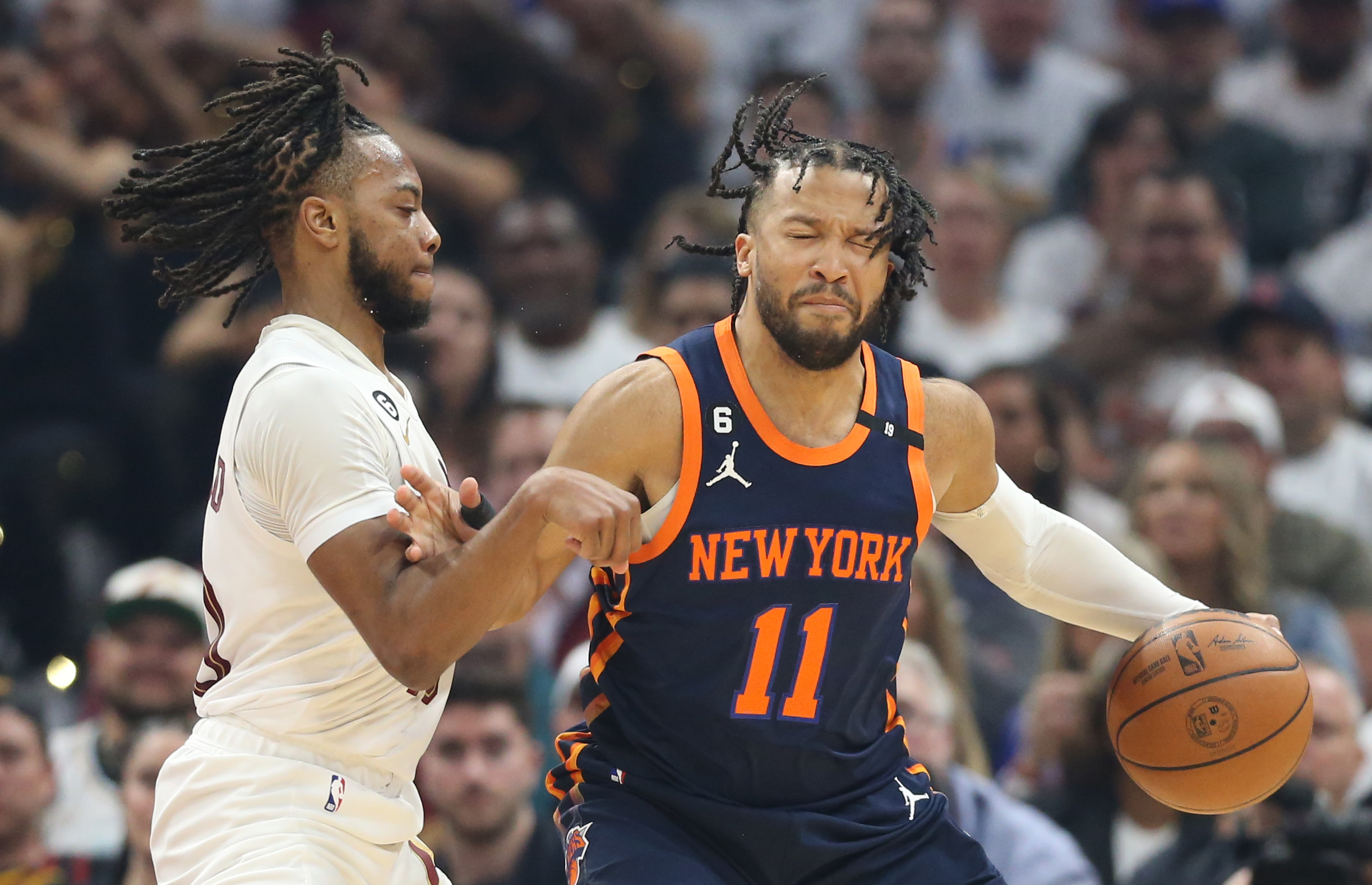 Knicks clamp down on Donovan Mitchell, push Cavaliers to brink of