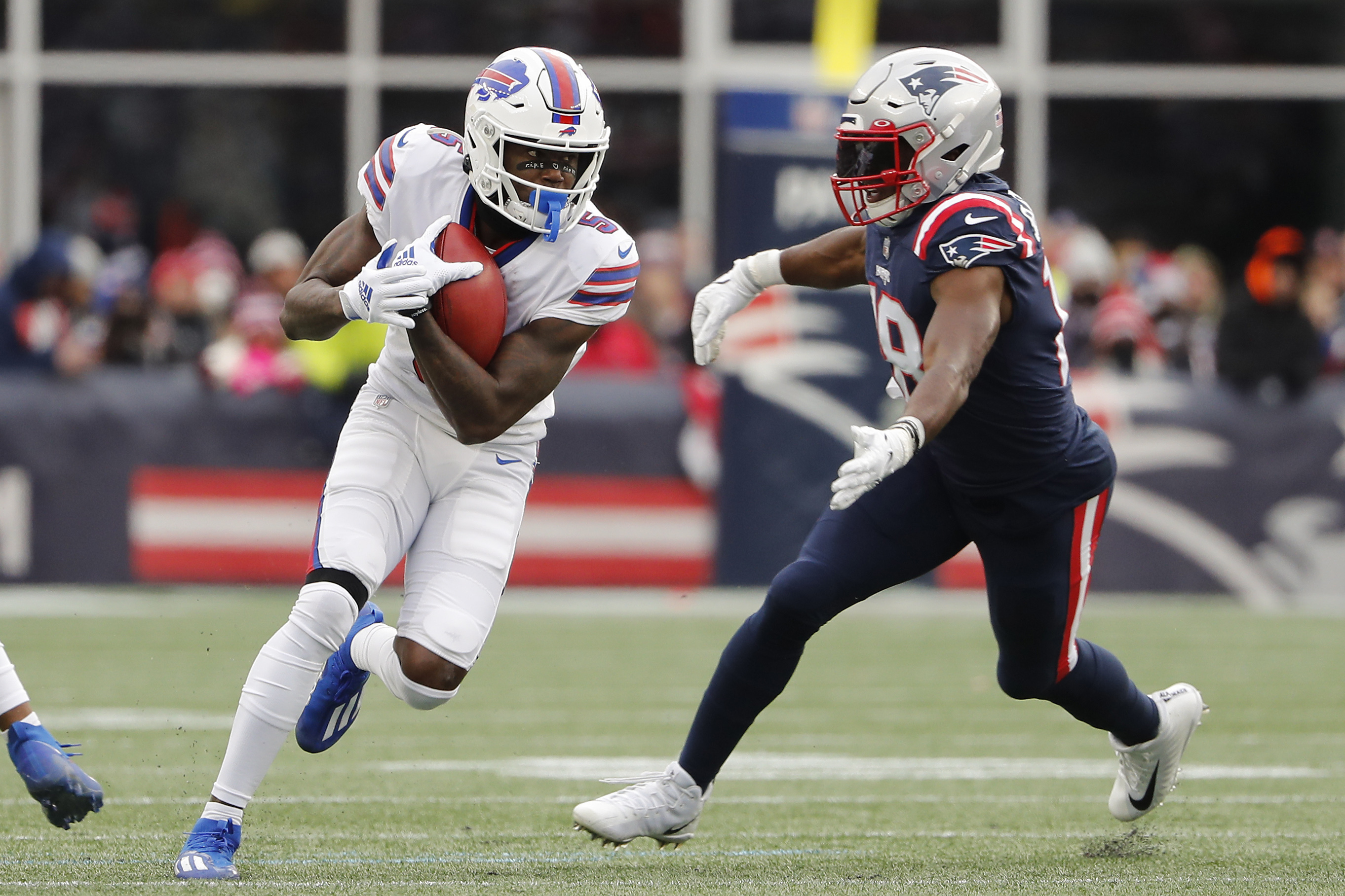 Patriots out-run Bills in 14-10 win in blustery conditions