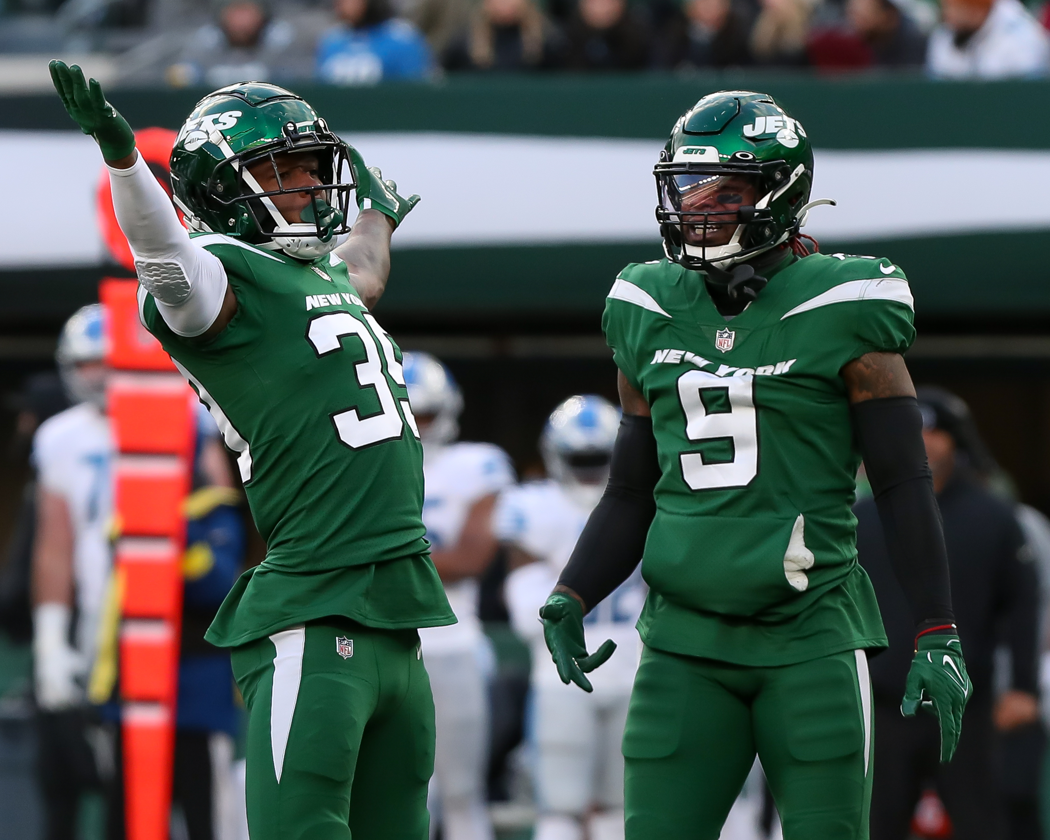 New York Jets linebacker Kwon Alexander (9) during the second half