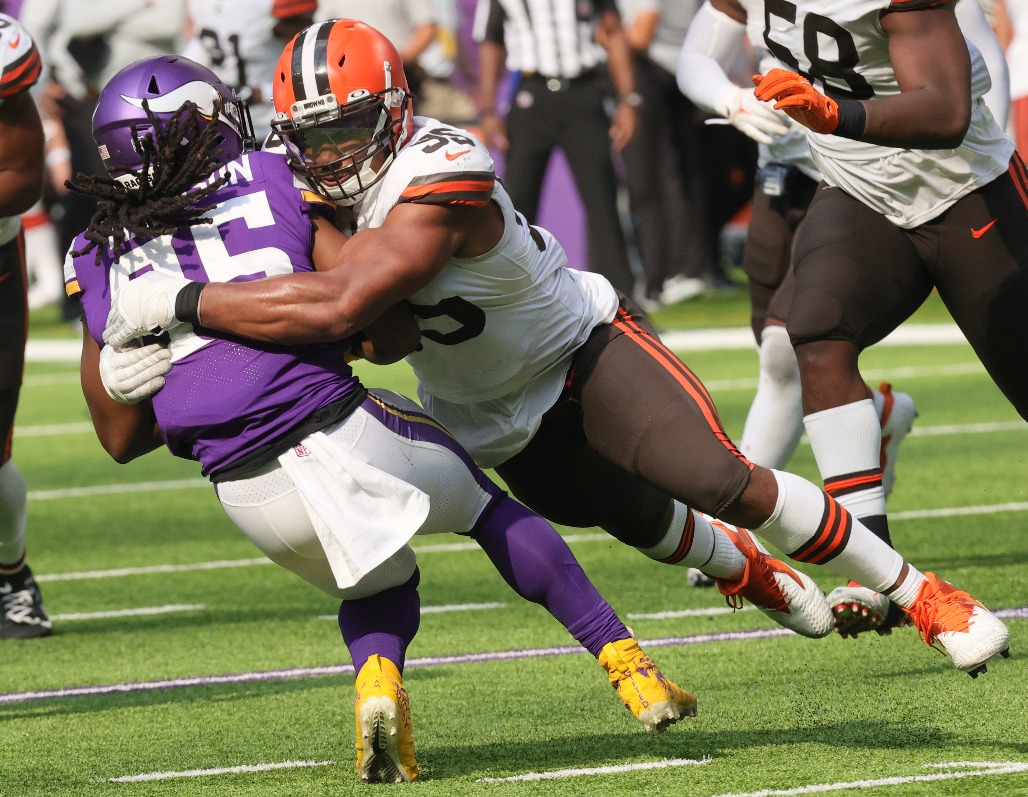 Cleveland Browns DE Myles Garrett on matchup v. Baker: 'No rivalry'