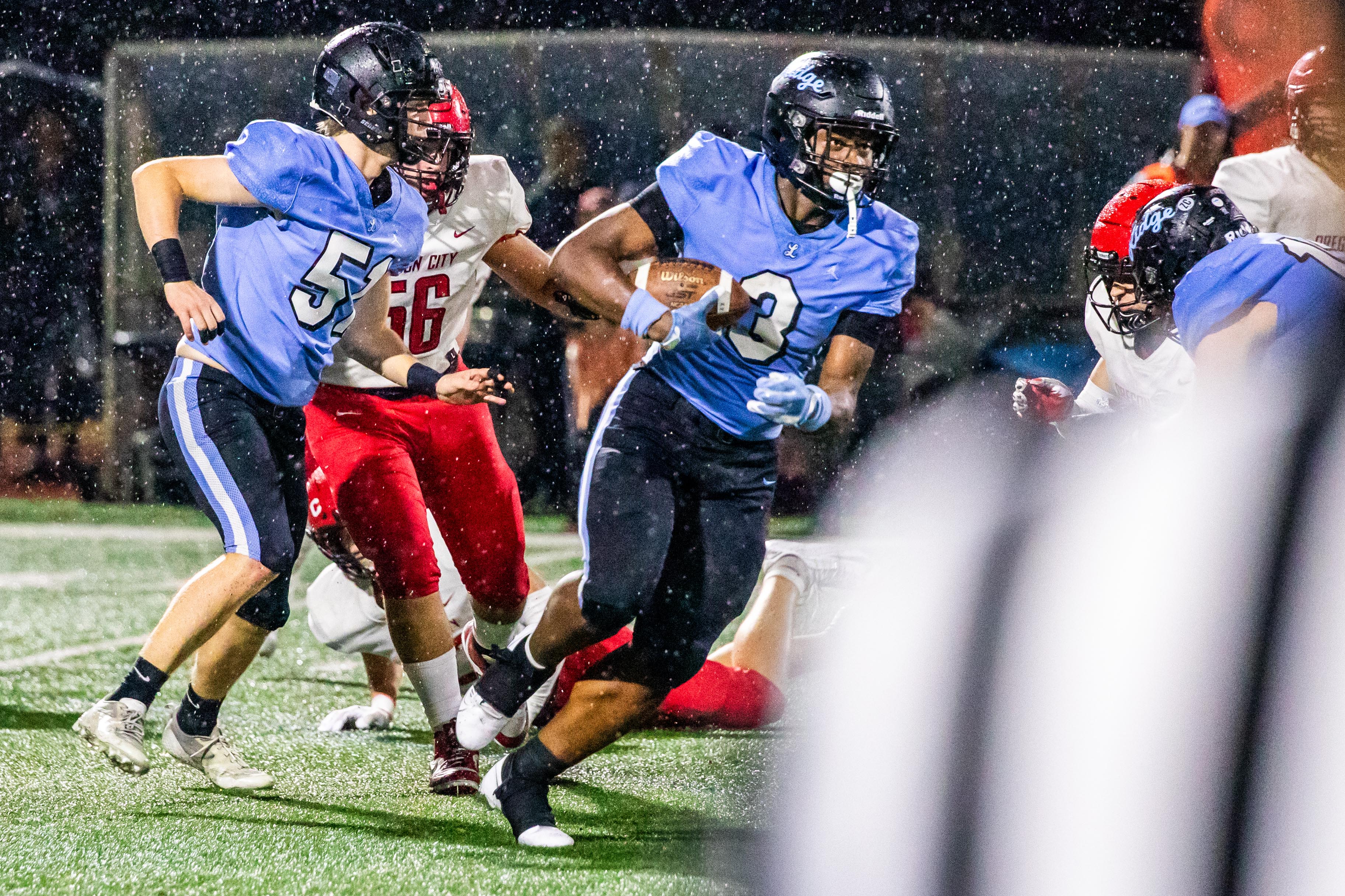 Lake Ridge Pacers Oregon high school football: Lakeridge Pacers vs Oregon City Pioneers ...