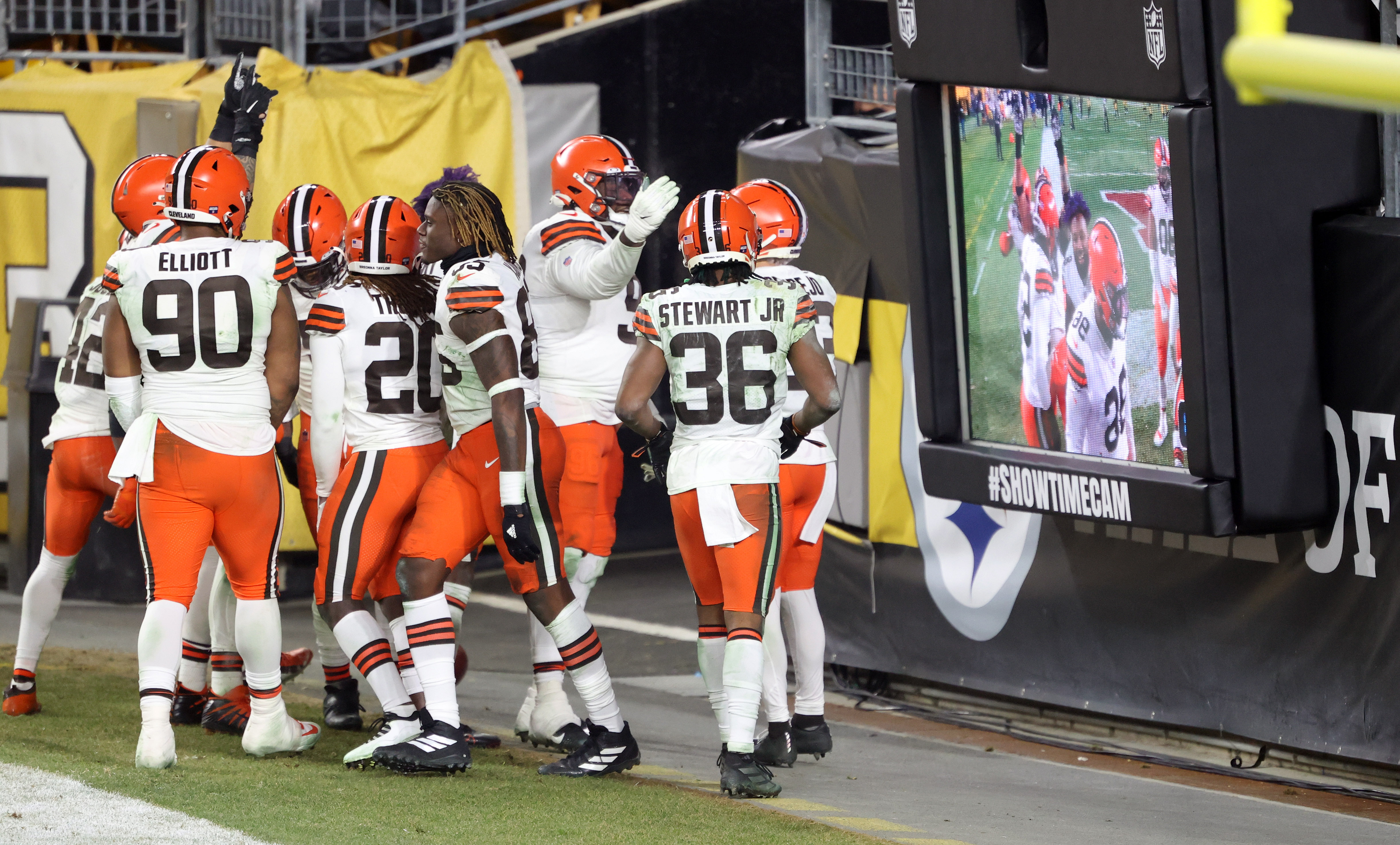 Browns beat Steelers 48-37 in Wild Card playoff game