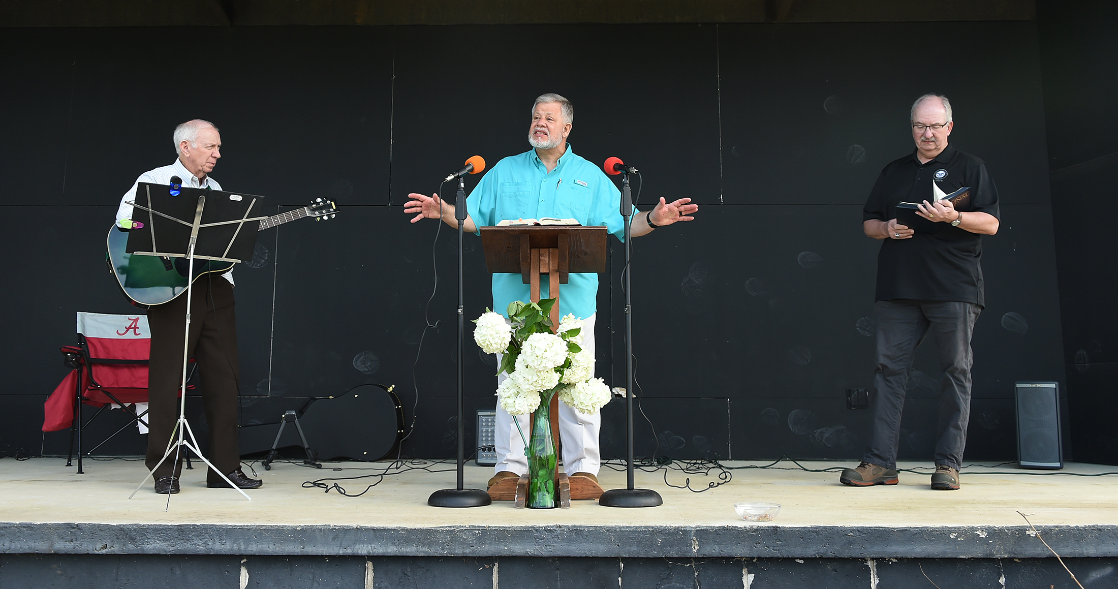 Odenville United Methodist Church holds a driveup Sunday church