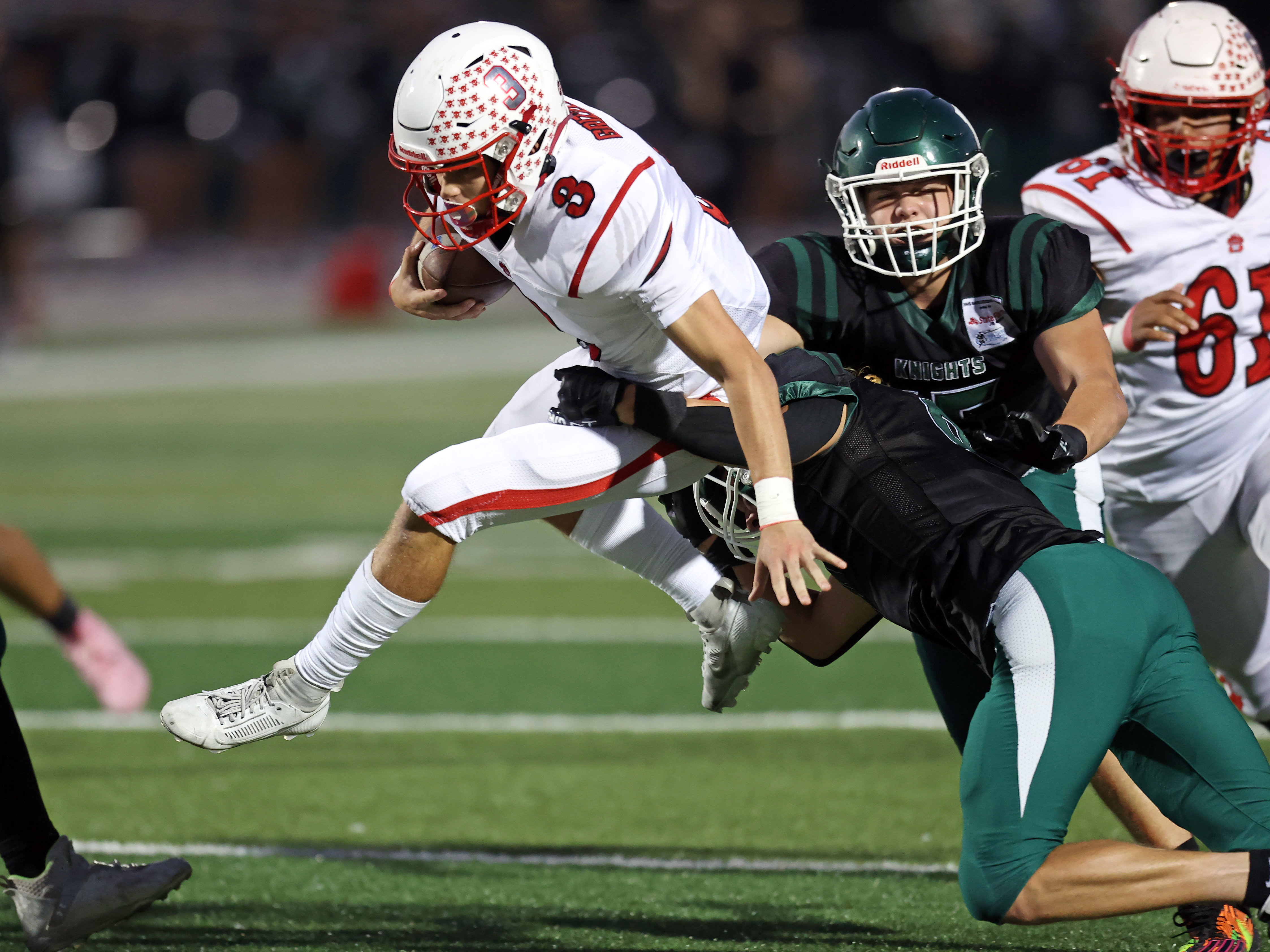 Mentor vs. Shaker Heights football: Special teams play lifts Cardinals past  Raiders, 44-29 – News-Herald