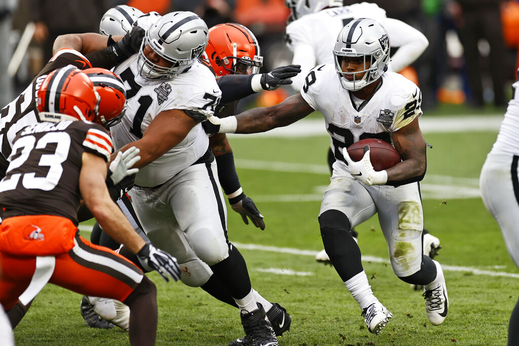 Report: Raiders RB Jacobs Won't Report To Camp On Time