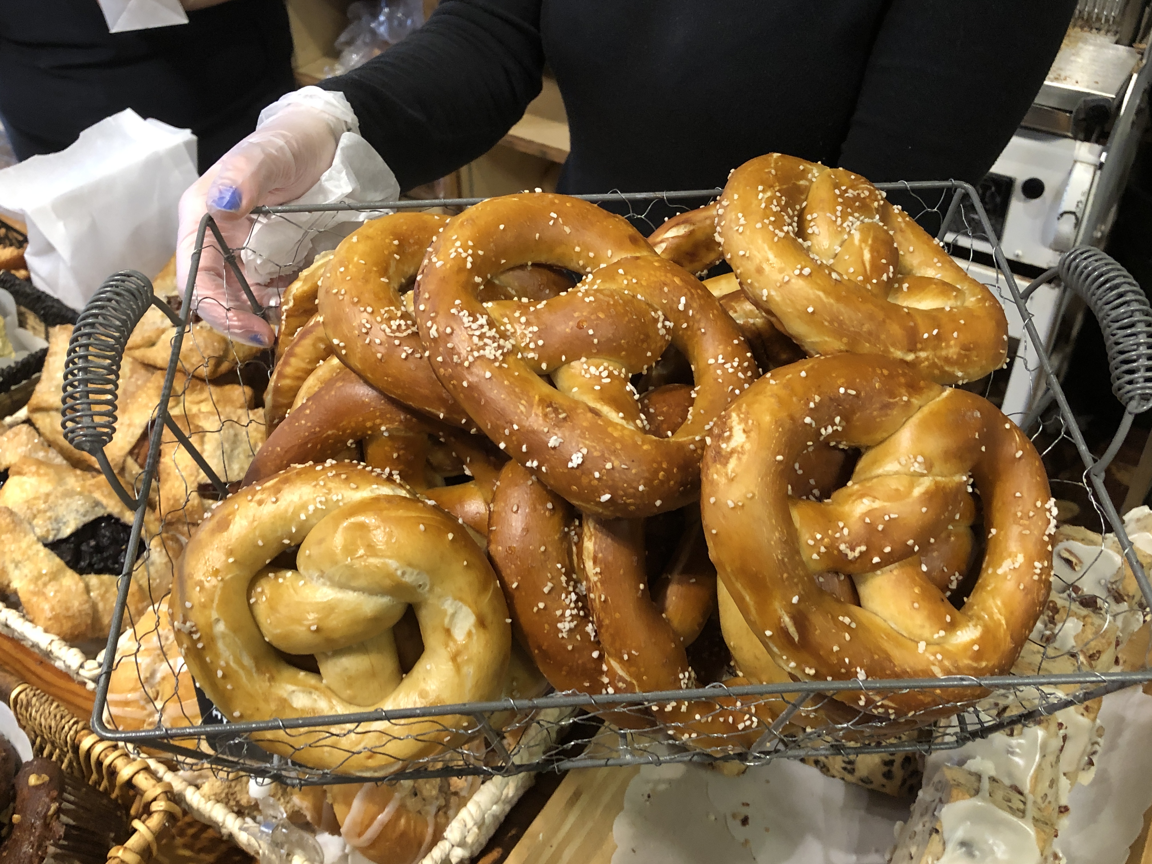 Soft Pretzel Dip Snack Bar