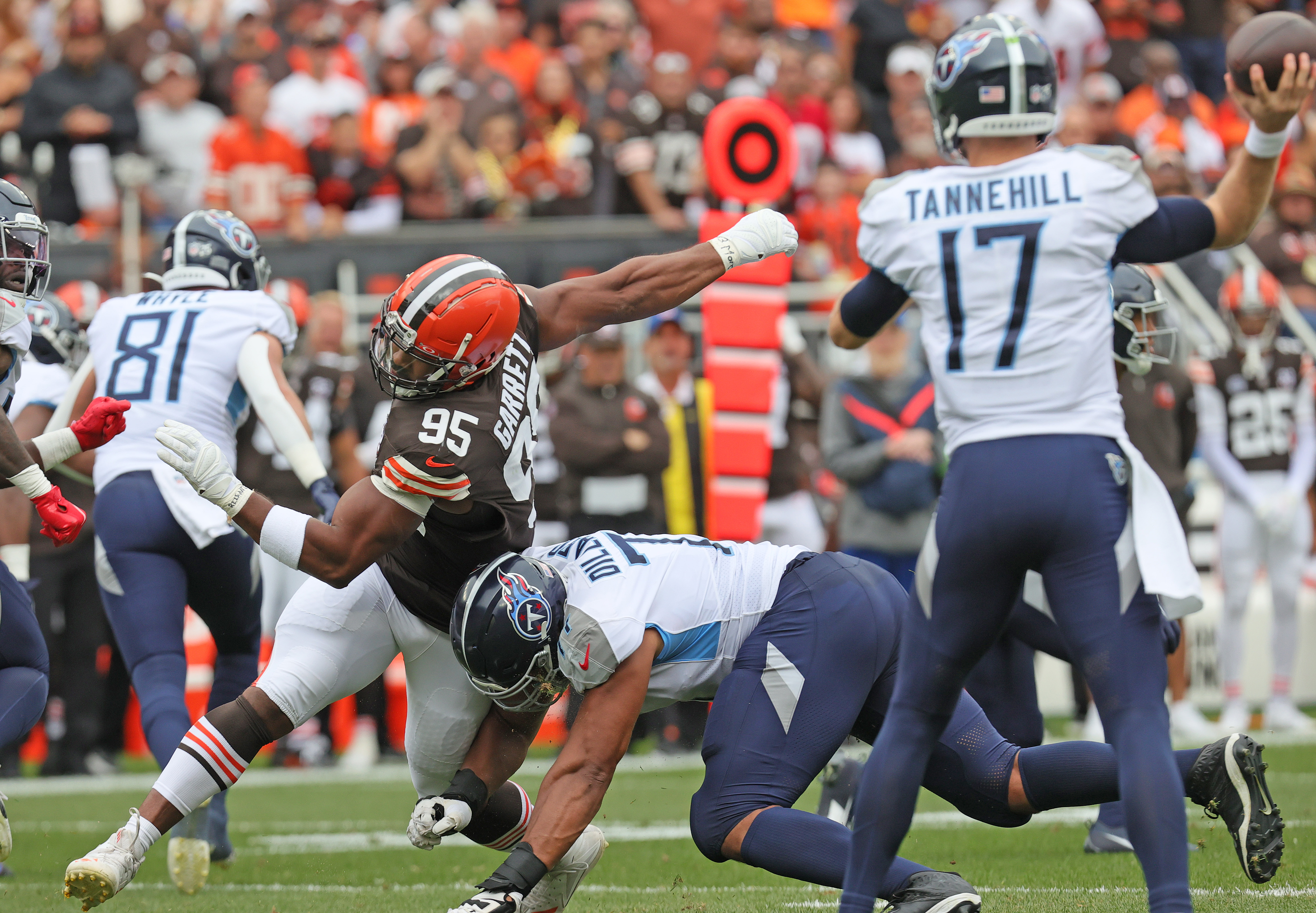 Myles Garrett makes up ground in NFL Defensive Player of the Year race with  monster game vs. Titans 