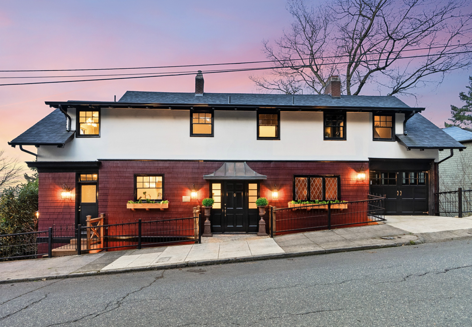 A 1907 Craftsman house at 1442 S.W. Vista Ave. in Southwest Portland is for sale by Aaron Moomaw and Lauren Moomaw of Cascade Hasson Sotheby’s International Realty. Stacks Photo Company