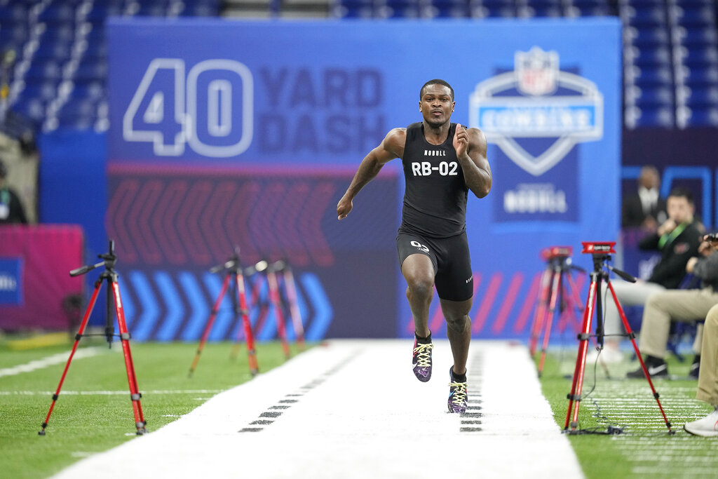 Achane has fastest 40-yard time among RBs at NFL combine