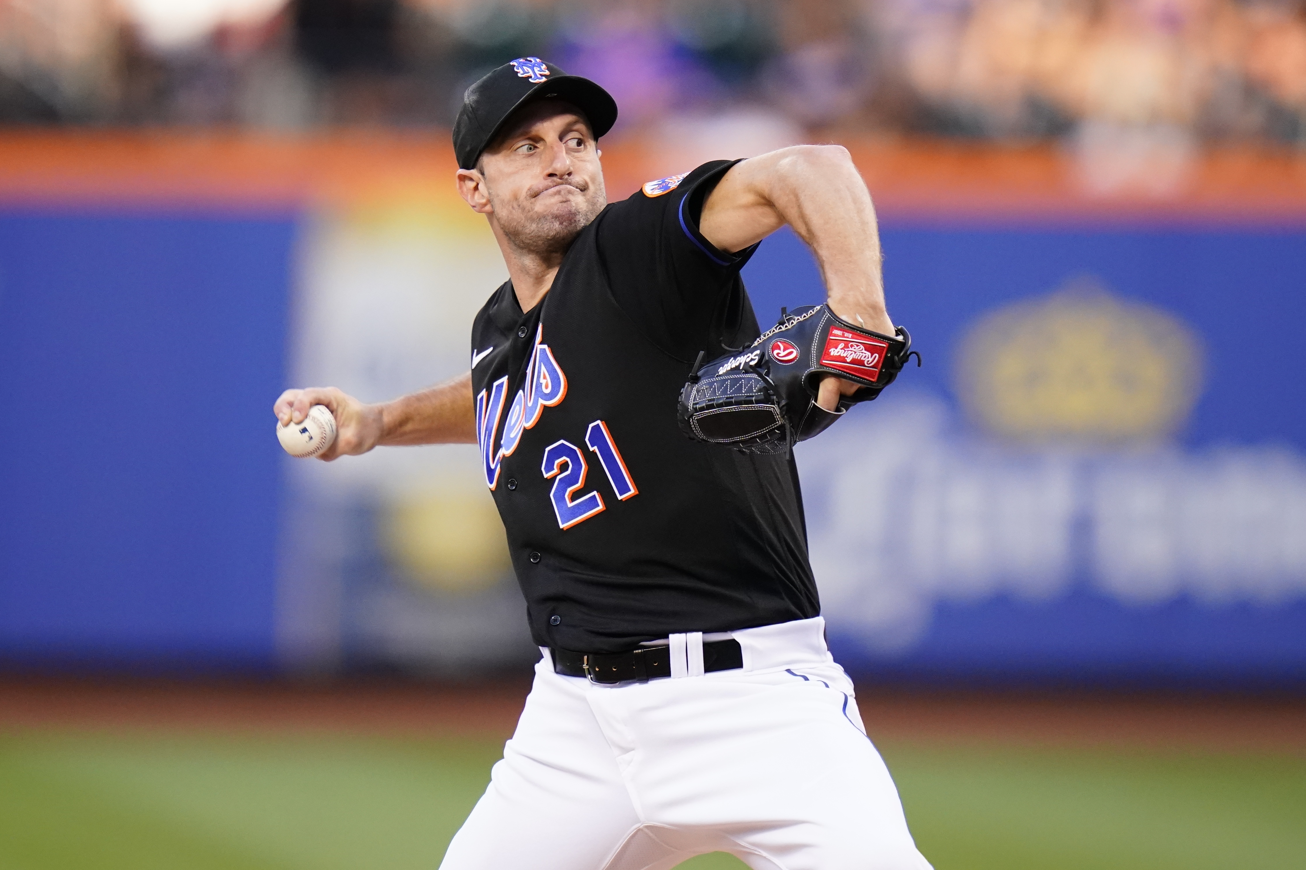 Mets to wear black for Friday's playoff opener at Citi Field